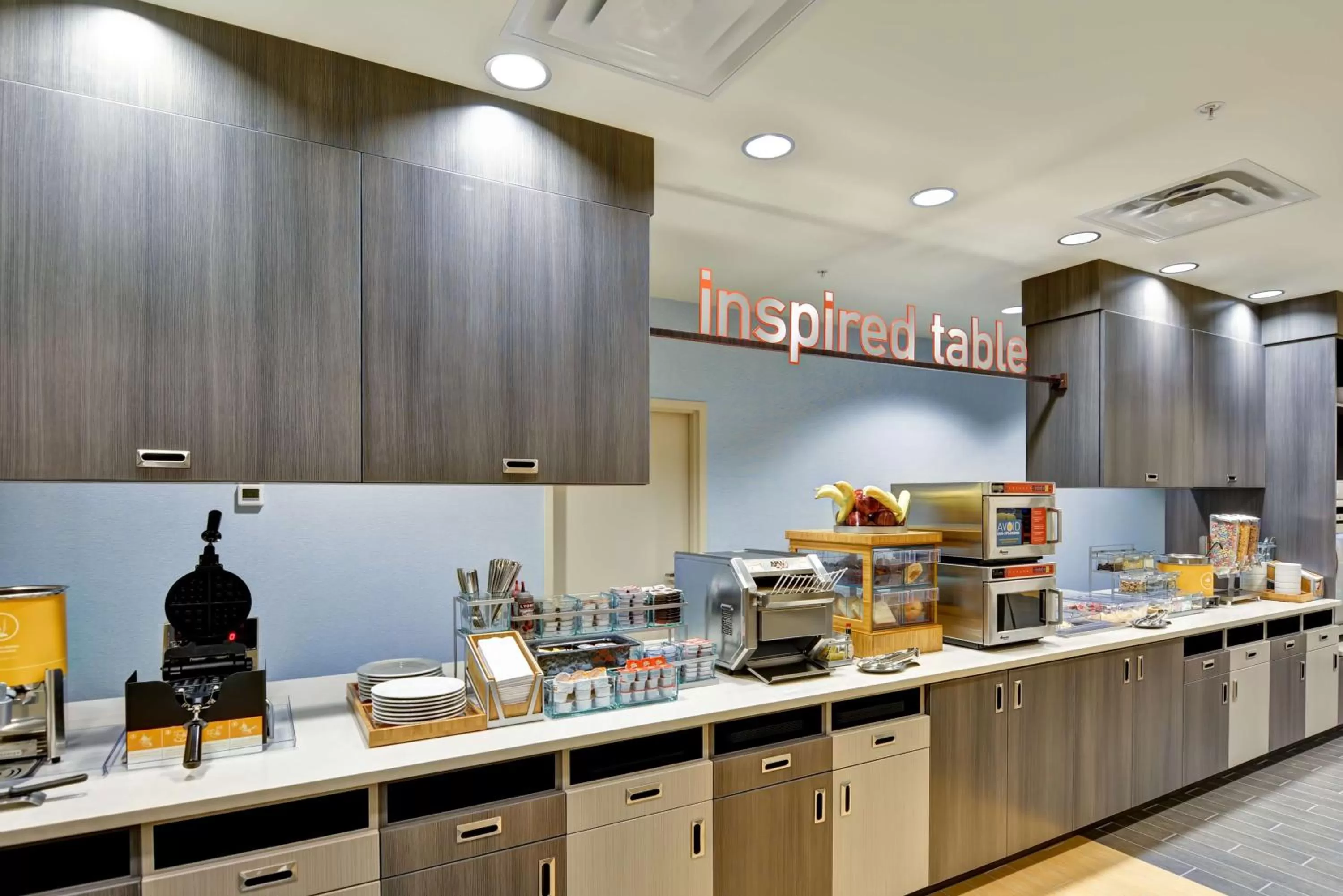 Dining area in Home2 Suites By Hilton Dickson City Scranton