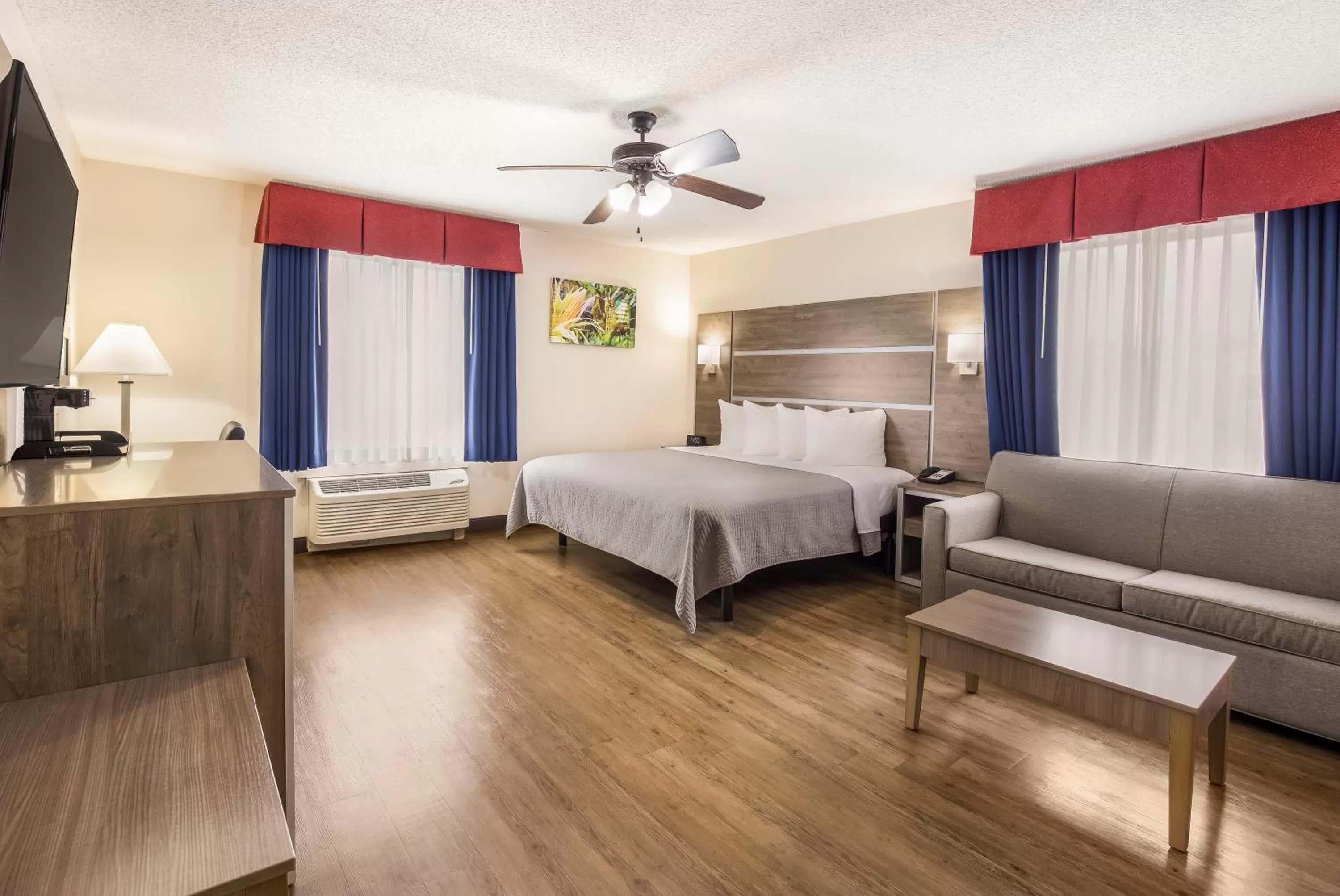 Bed in Hometown Inn Thomasville