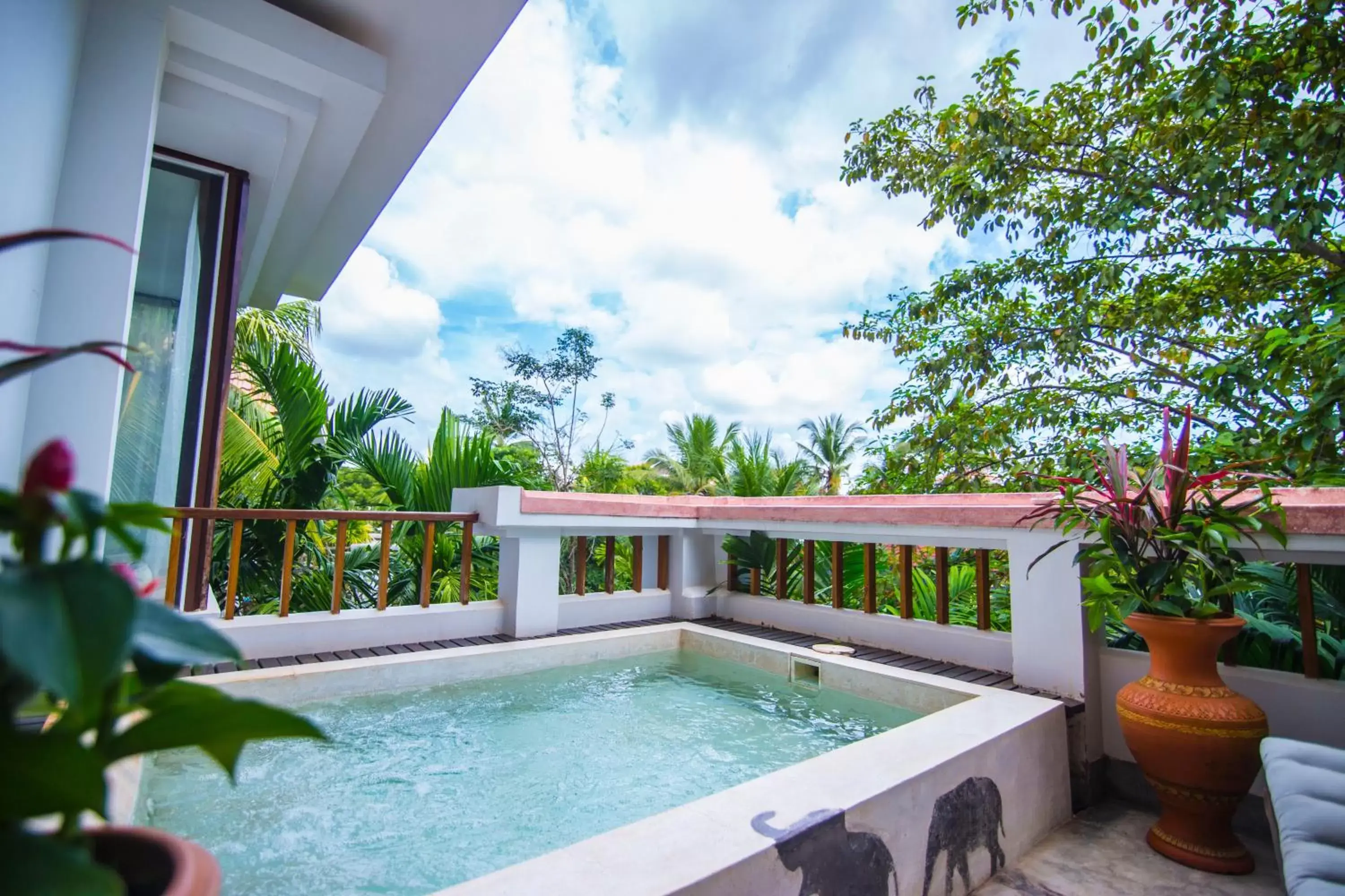 Colonial Suite with Outdoor Jacuzzi in Mane Boutique Hotel & Spa Colonial Suite with Outdoor Jacuzzi in Mane Boutique Hotel & Spa