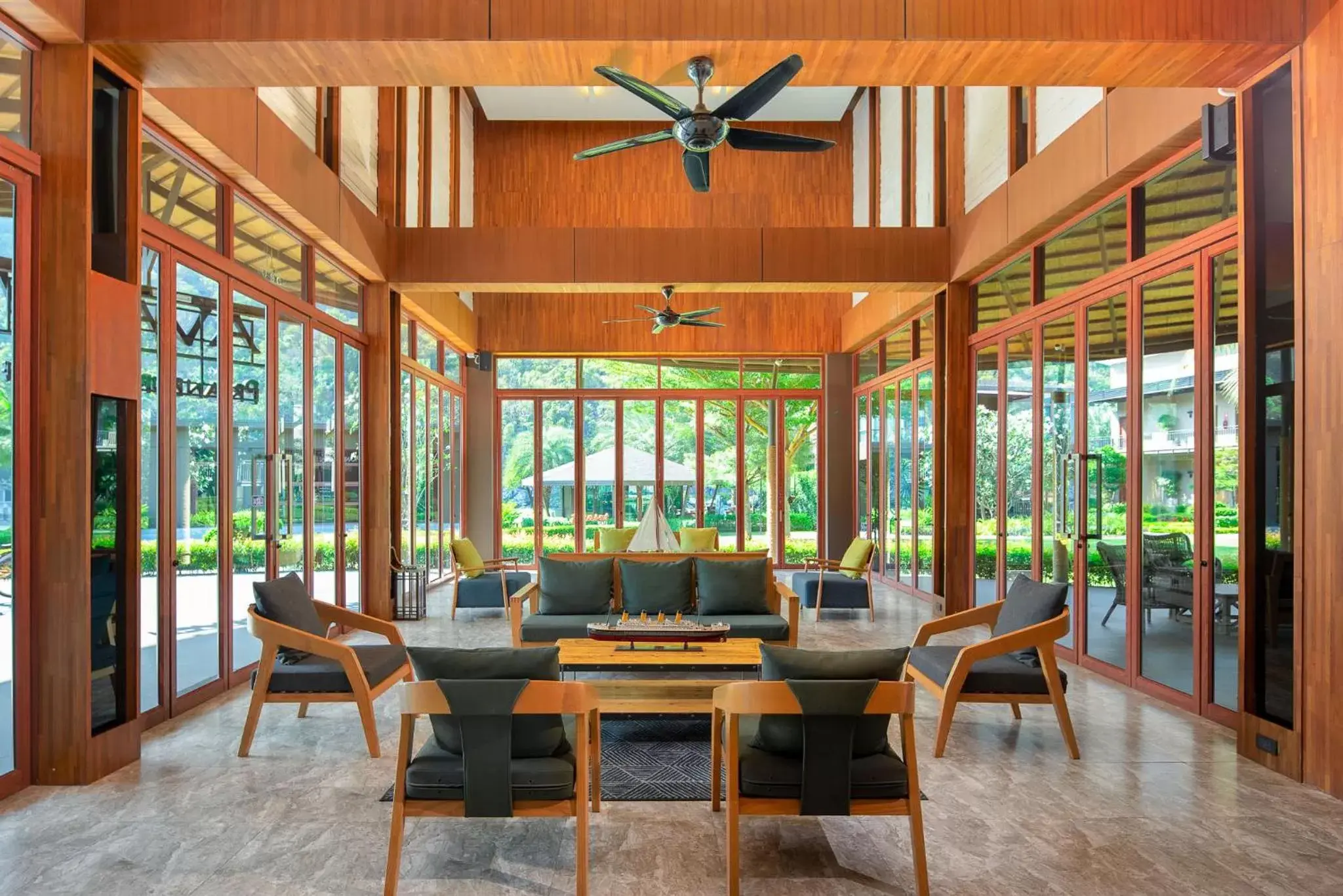 Lounge or bar in La Isla Pranburi Beach Resort Lounge or bar in La Isla Pranburi Beach Resort