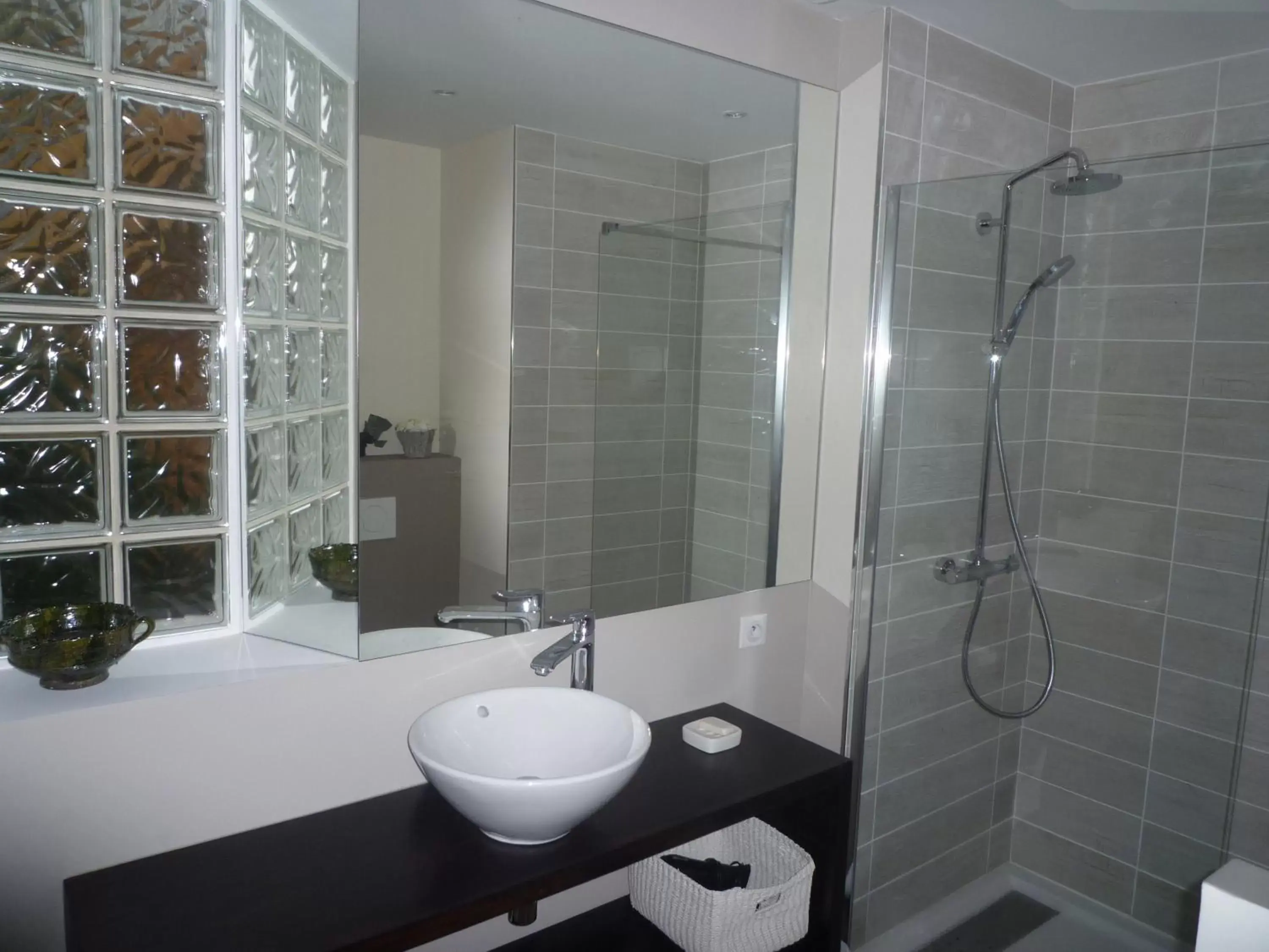 Shower, Bathroom in Chambre d'hôte La Bacotterie