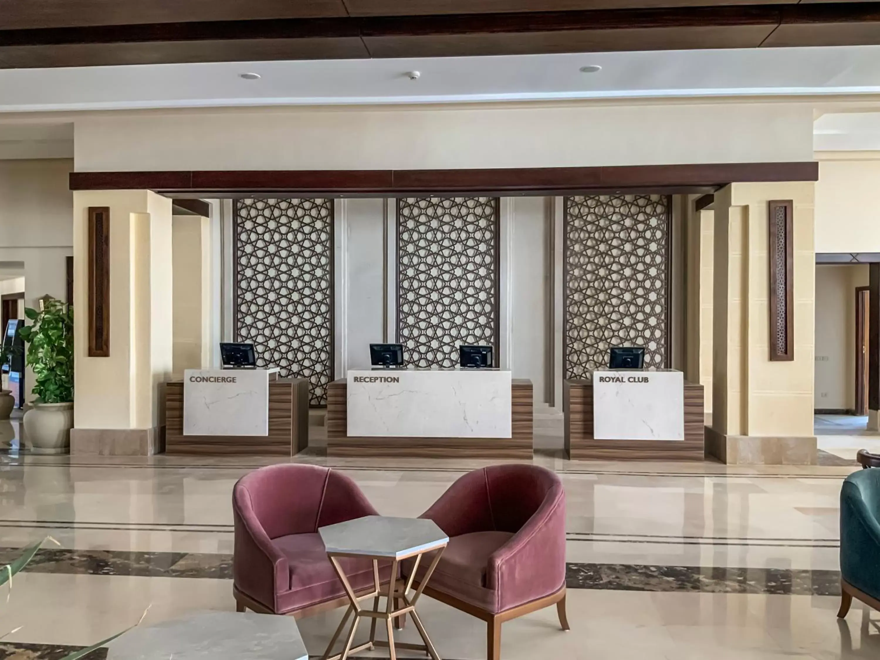 Lobby or reception in Sunrise Diamond Beach Resort -Grand Select Lobby or reception in Sunrise Diamond Beach Resort -Grand Select