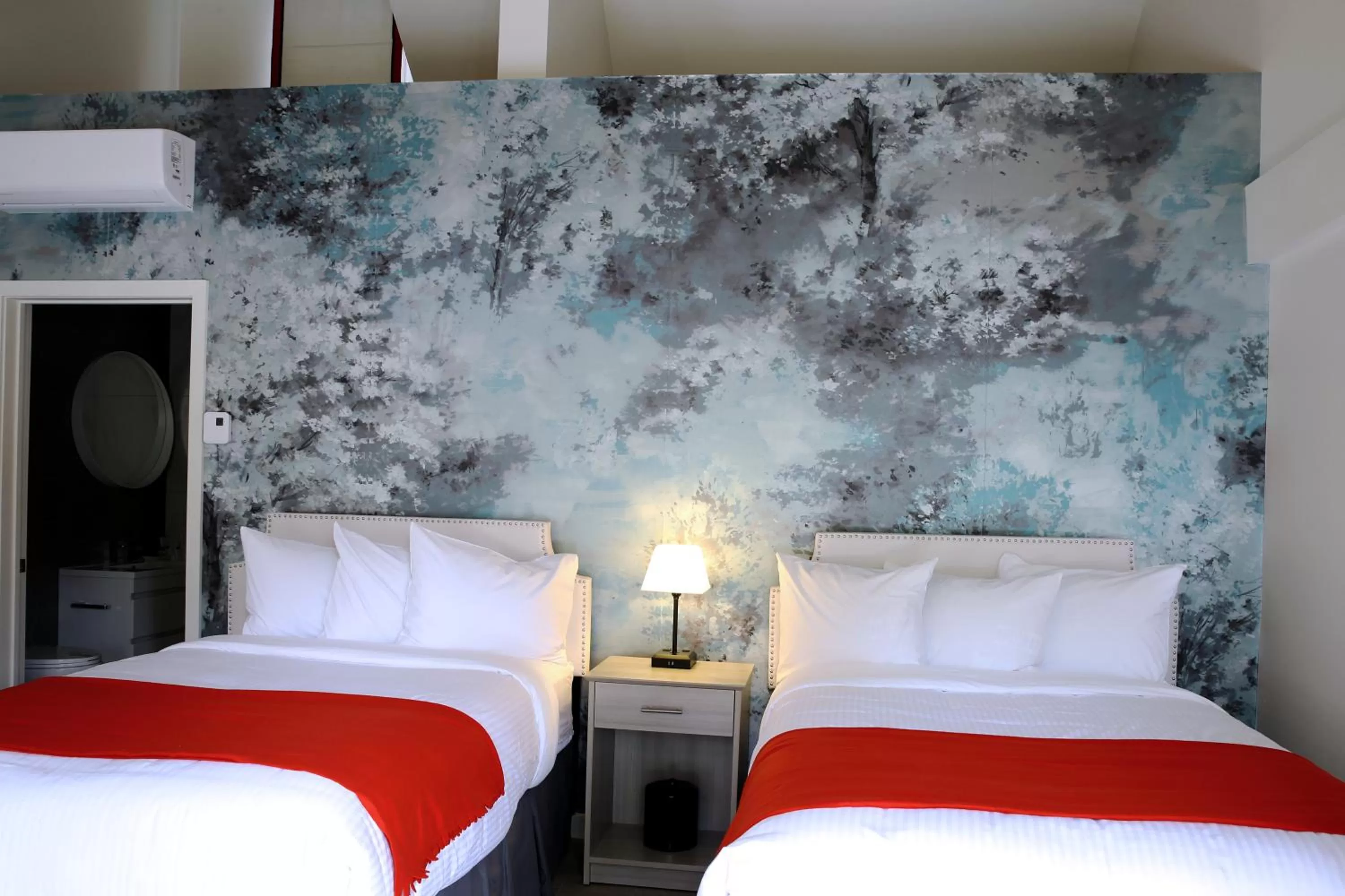 Bed in Auberge du Grand Lac