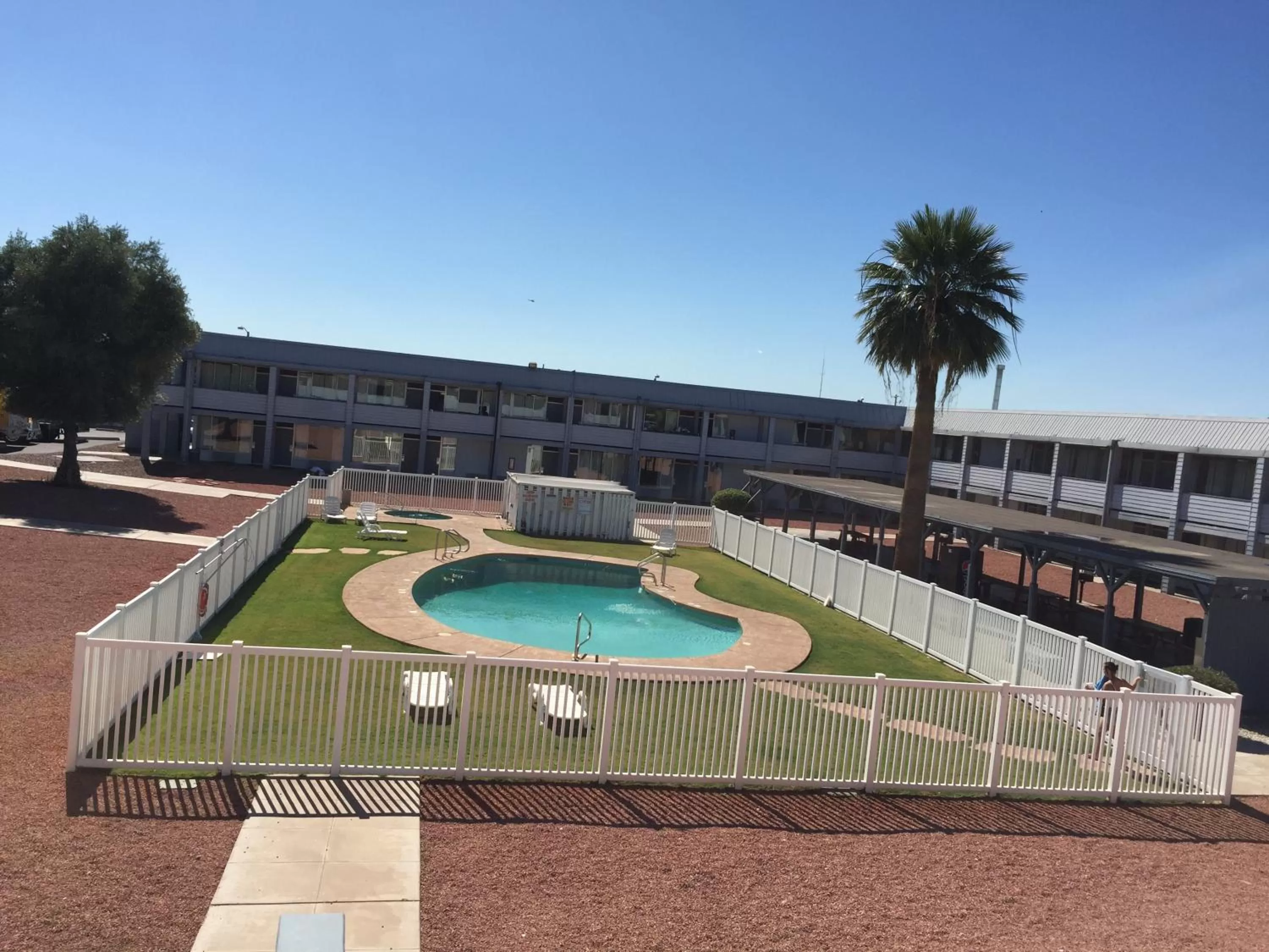 Property building in EZ 8 Motel Airporter