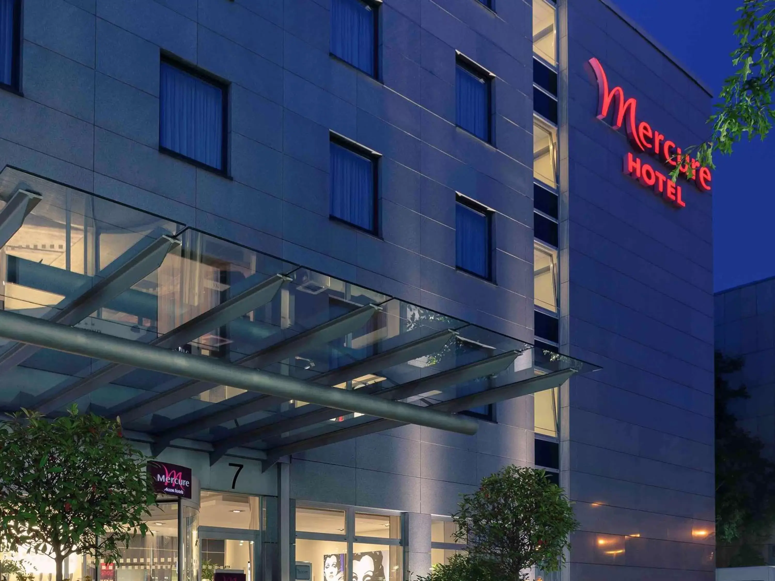 Property Building in Mercure Hotel Düsseldorf City Nord