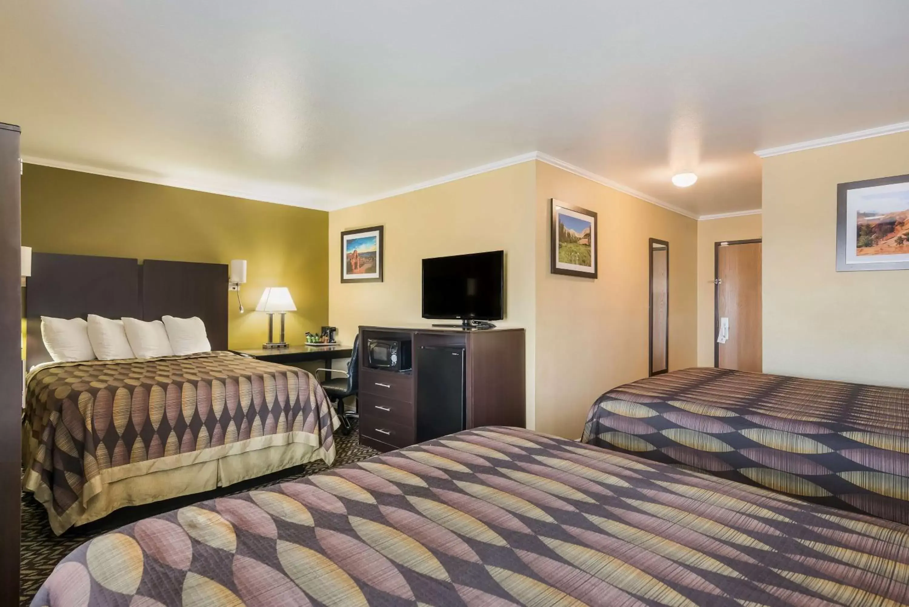 Bedroom, Bed in Best Western Richfield Inn