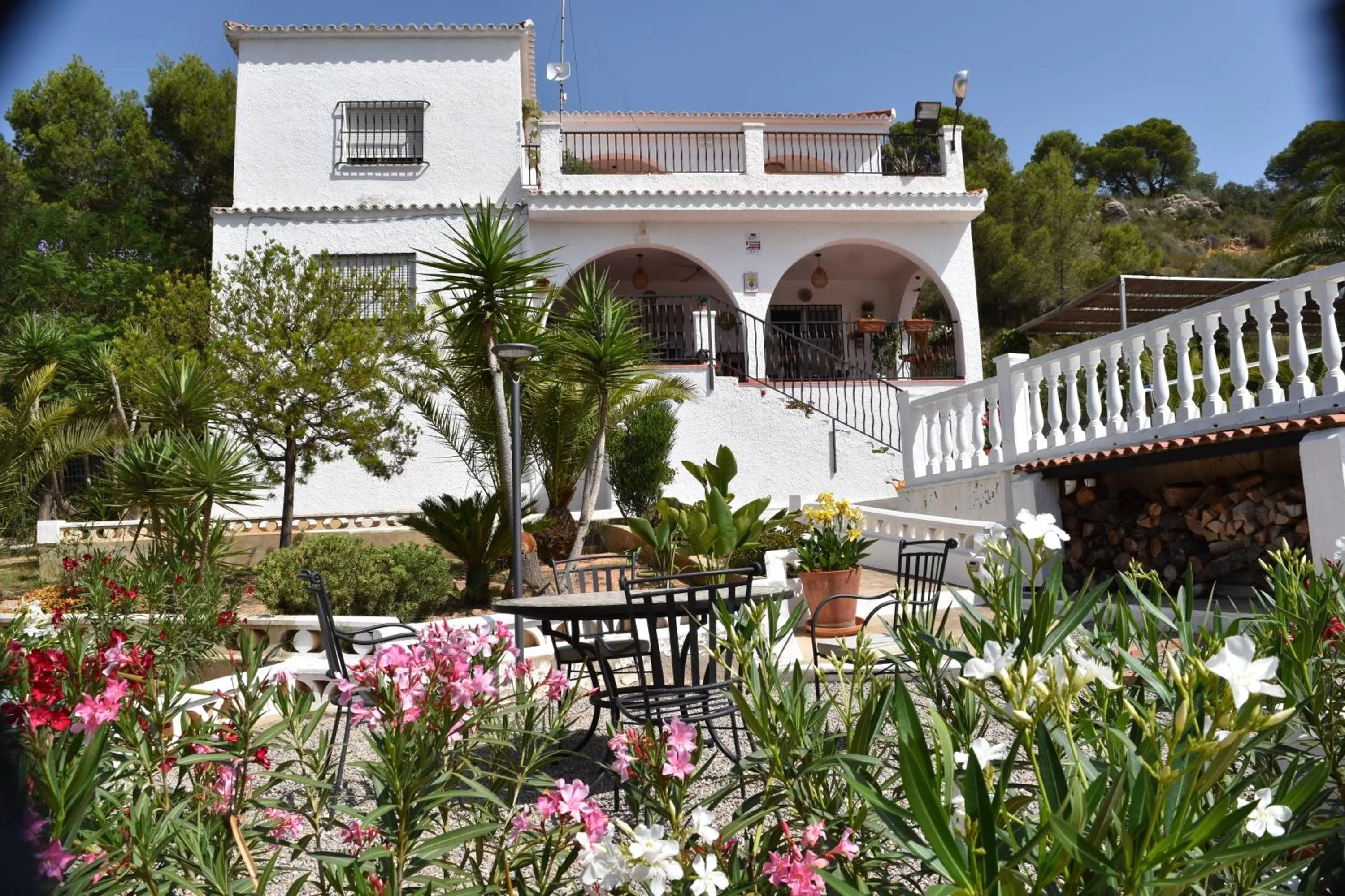 Property Building in Casa Loro Loco B&B