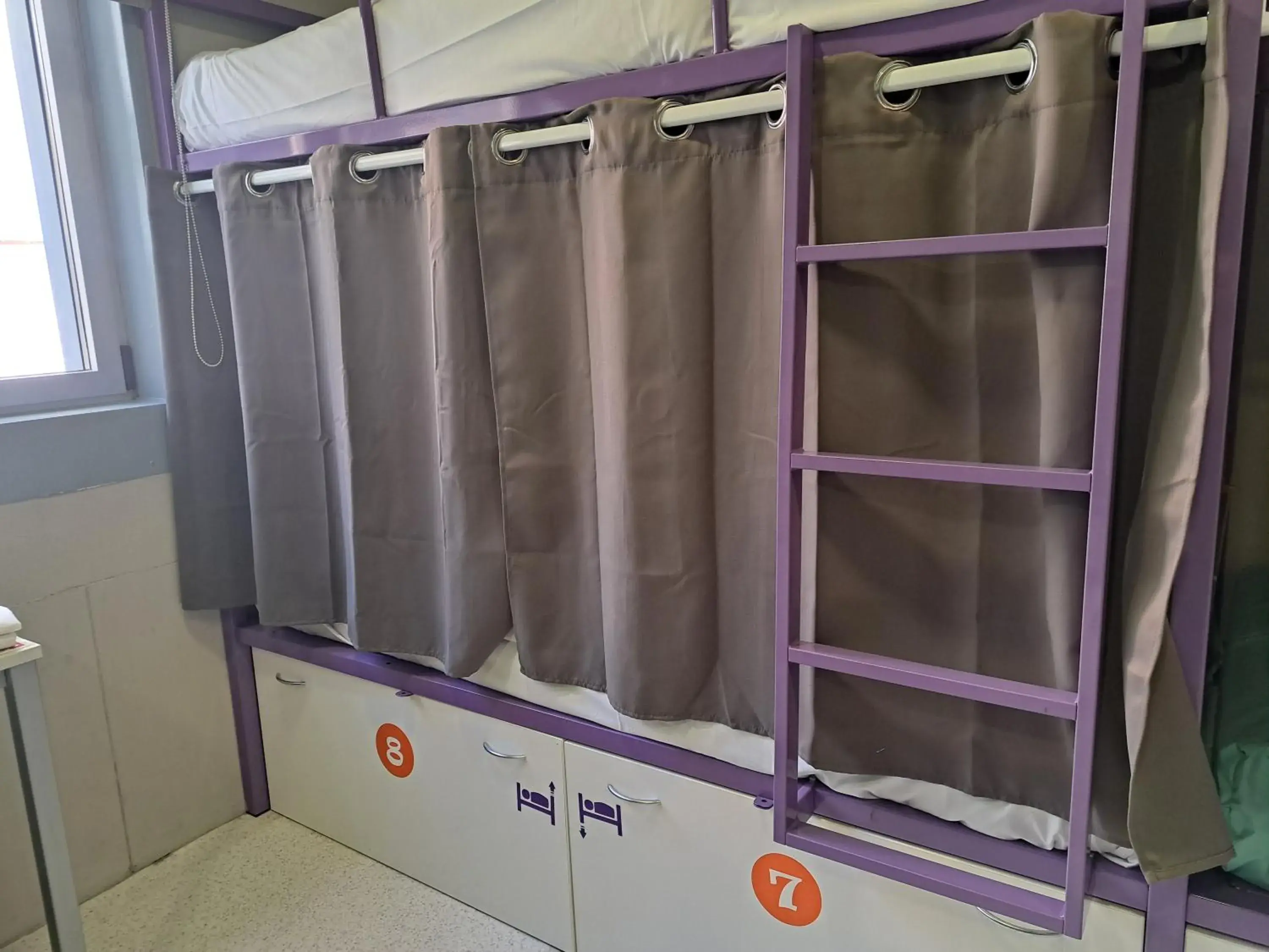 bunk bed in Scout Madrid Hostel