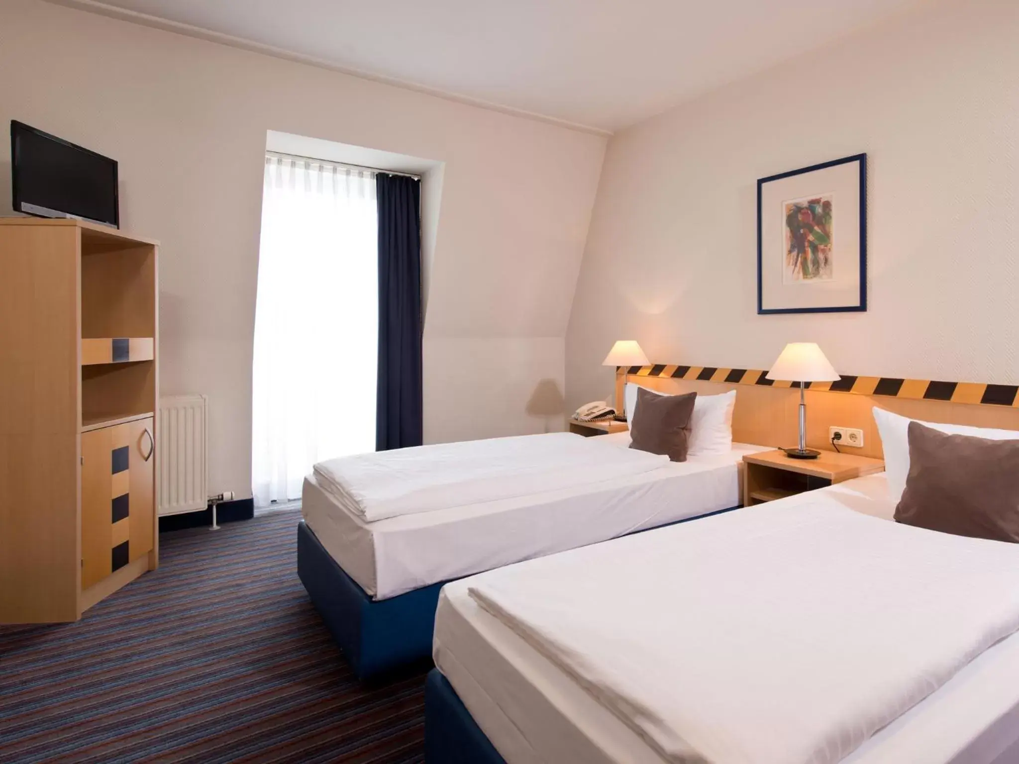 Bedroom, Bed in ACHAT Hotel Dresden Elbufer