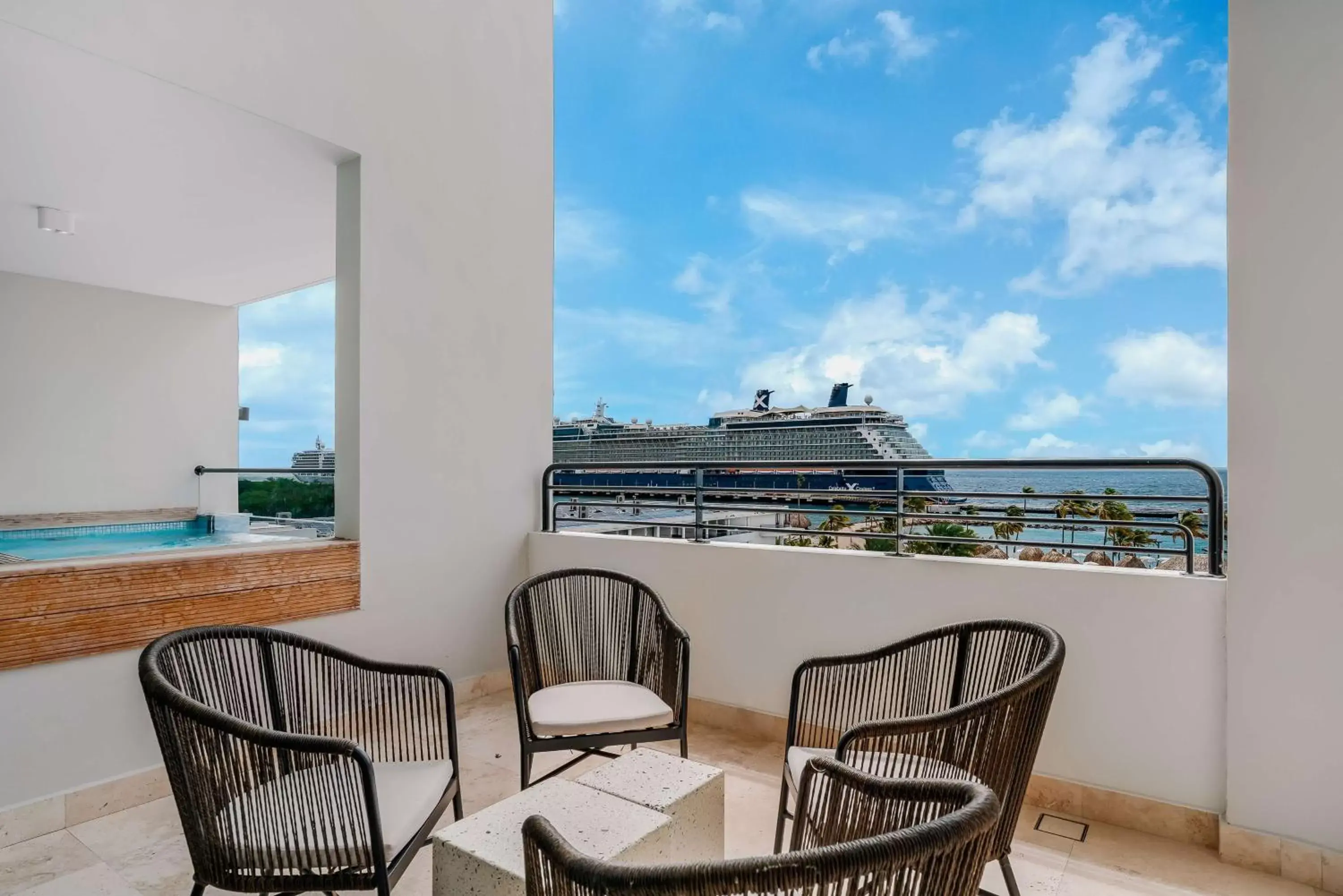 View (from property/room), Balcony/Terrace in Mangrove Beach Corendon Curacao All-Inclusive Resort, Curio