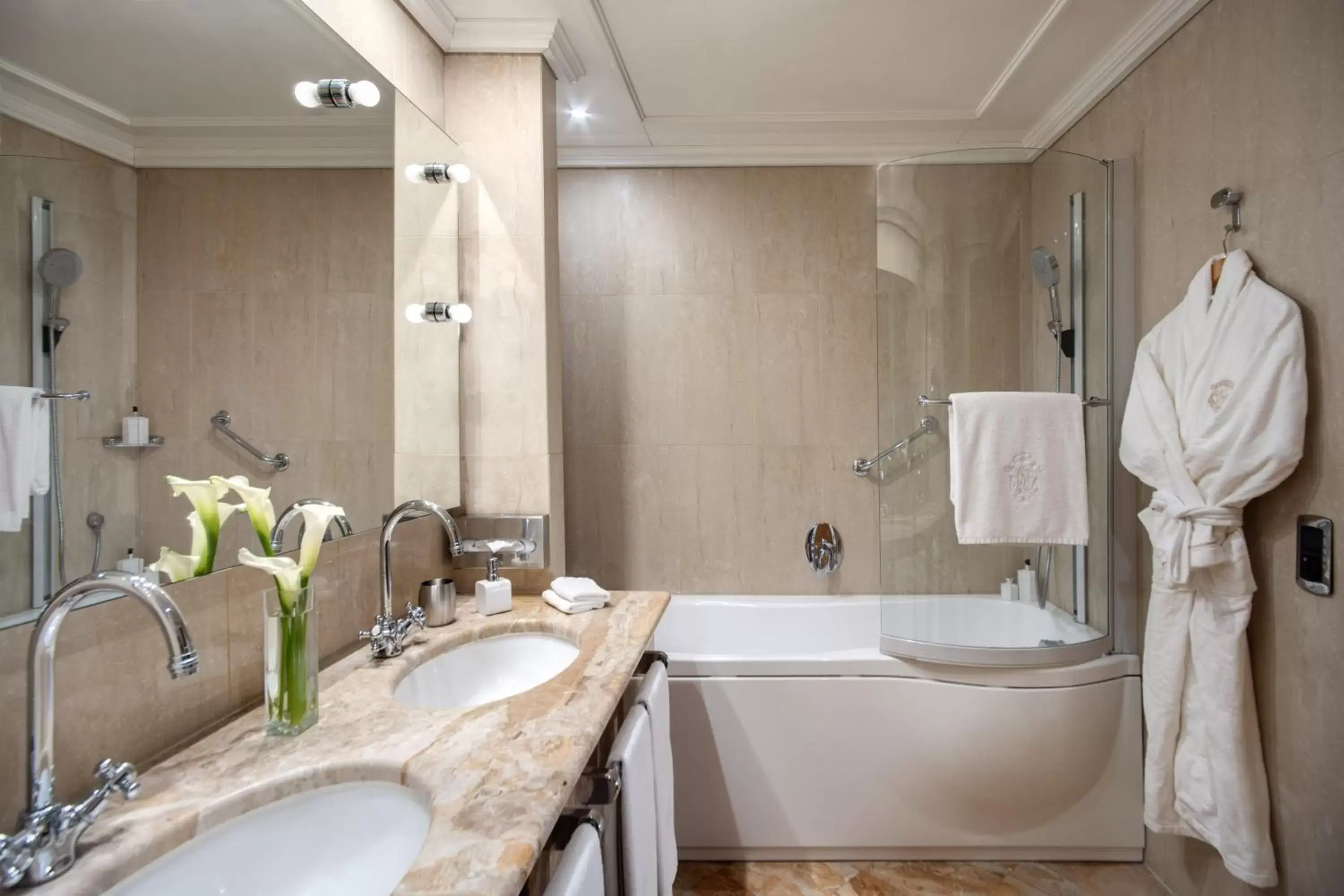 Bathroom in Hotel Splendide Royal