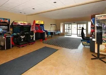 Game Room in Lakeside Resort & Conference Center