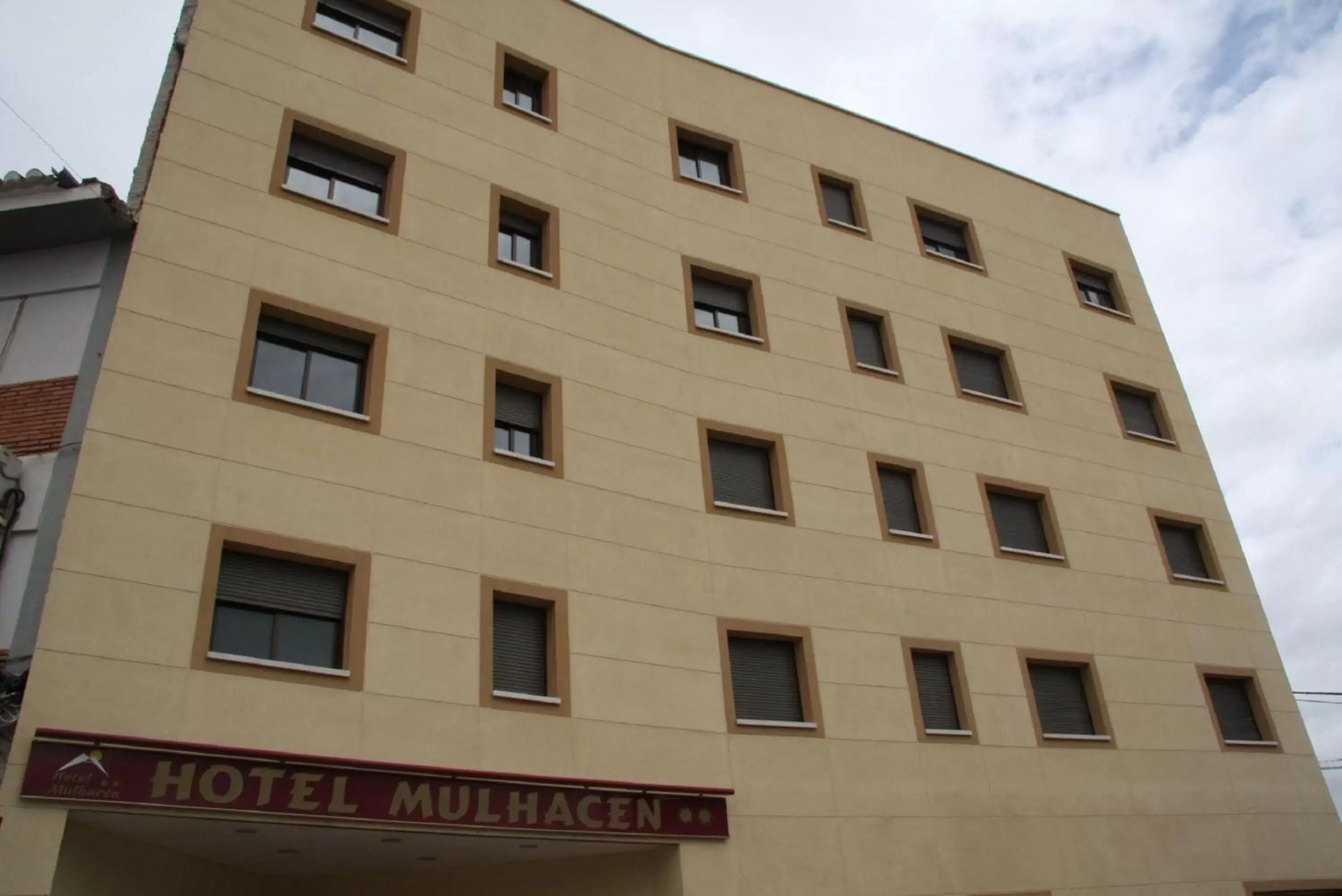 Facade/entrance, Property Building in Hotel Mulhacen