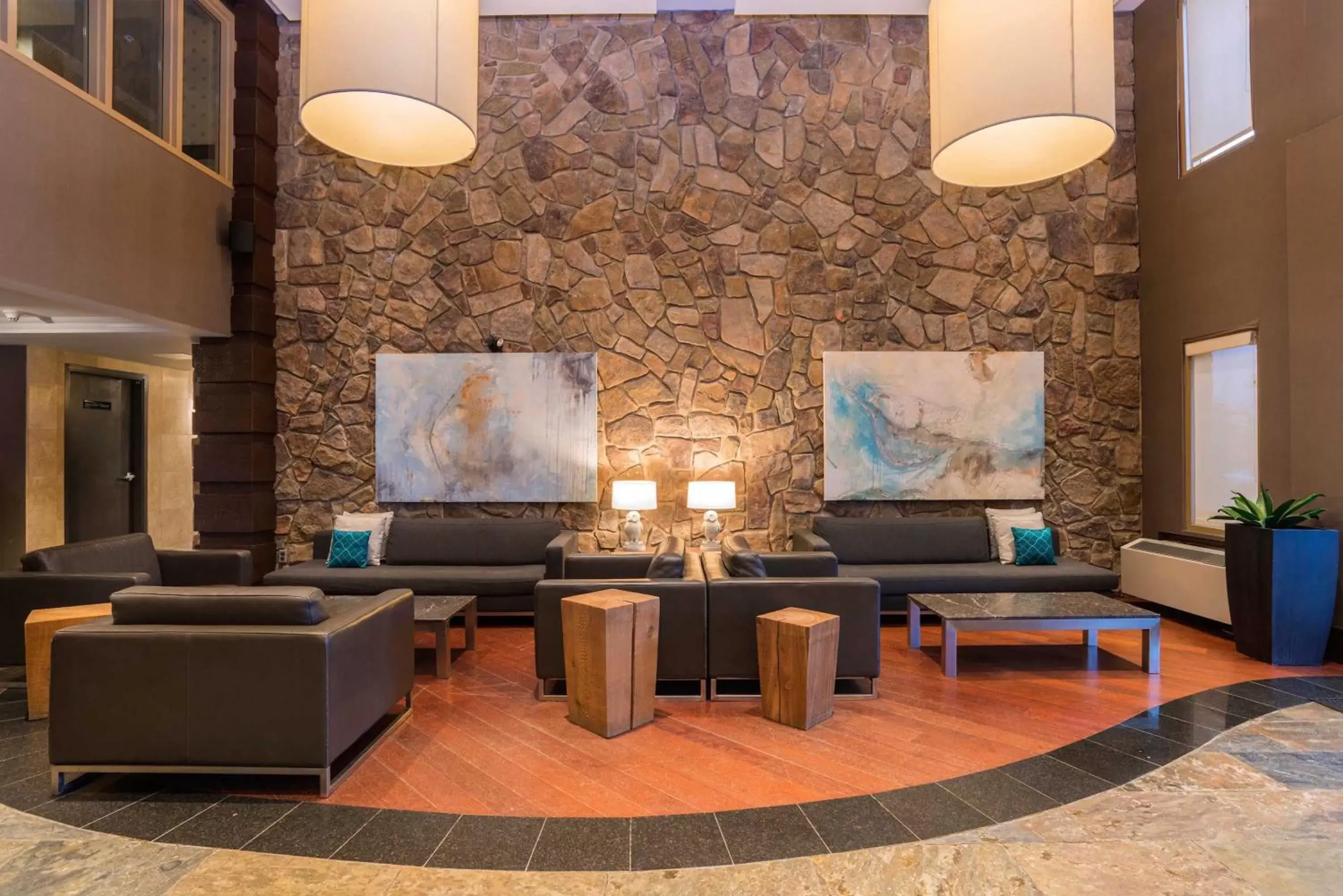 Lobby or reception, Seating Area in Sandman Signature Calgary Airport Hotel