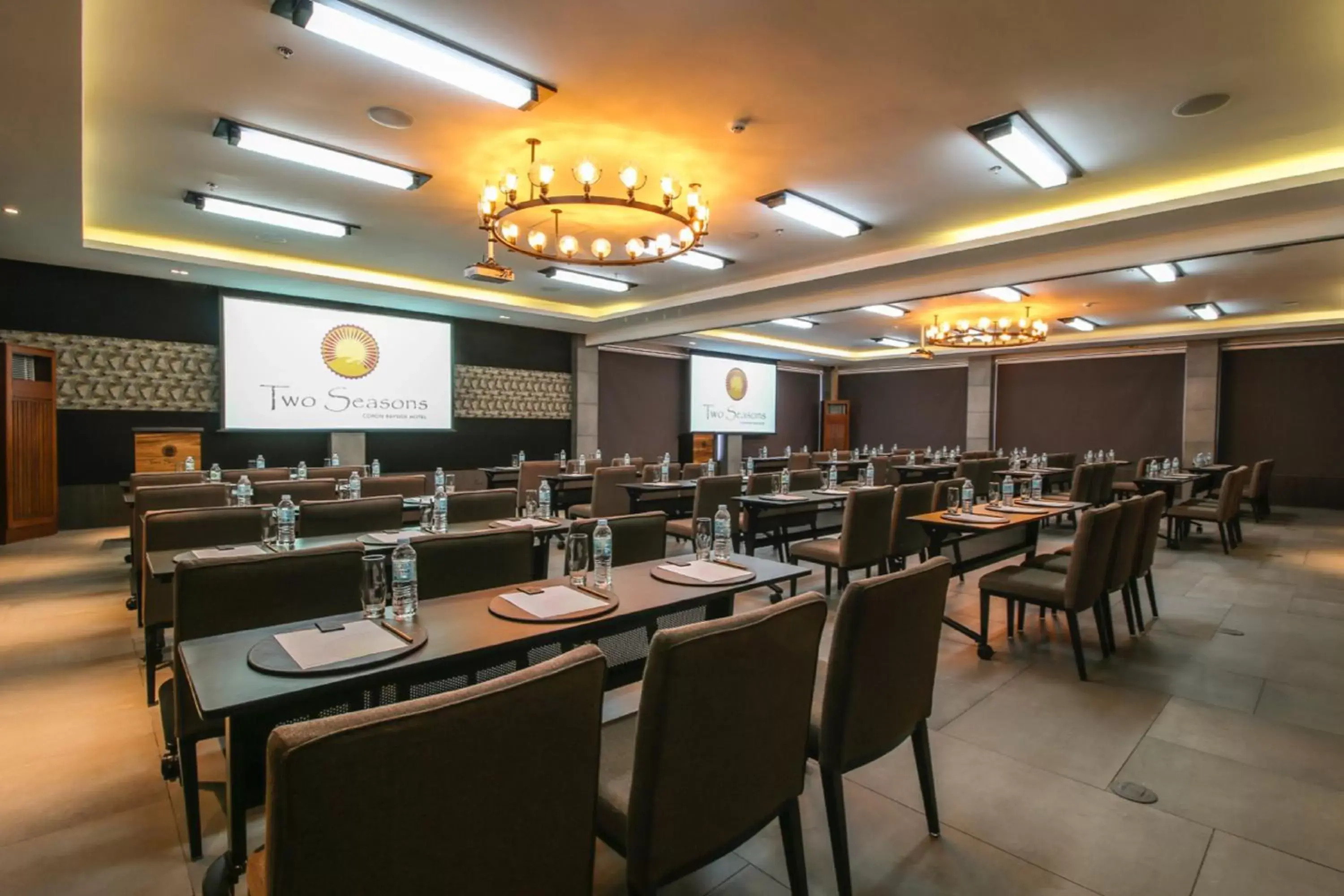 Meeting/conference room, Restaurant/Places to Eat in Two Seasons Coron Bayside Hotel