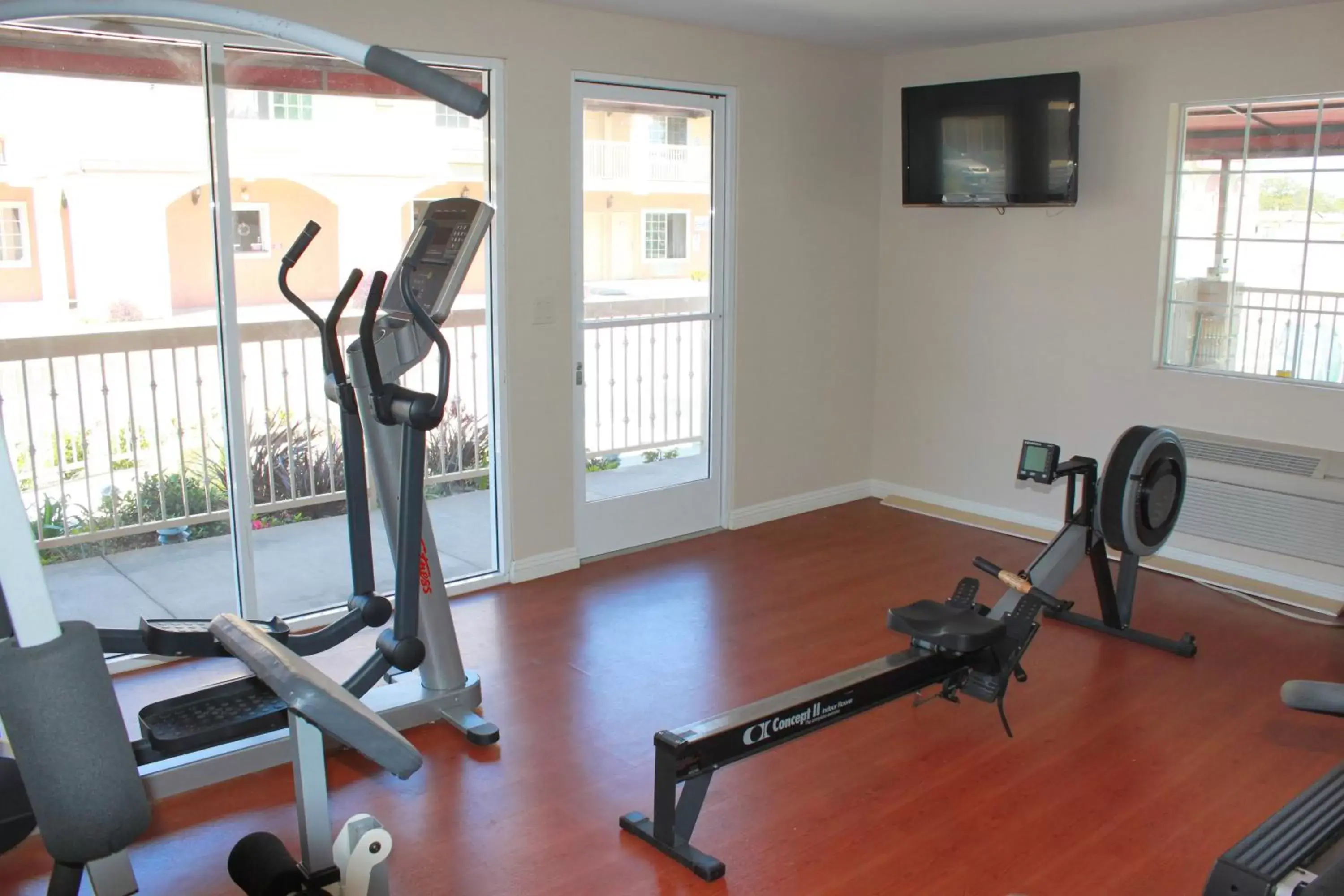 Fitness centre/facilities, Fitness Center/Facilities in Crystal Inn Suites & Spas