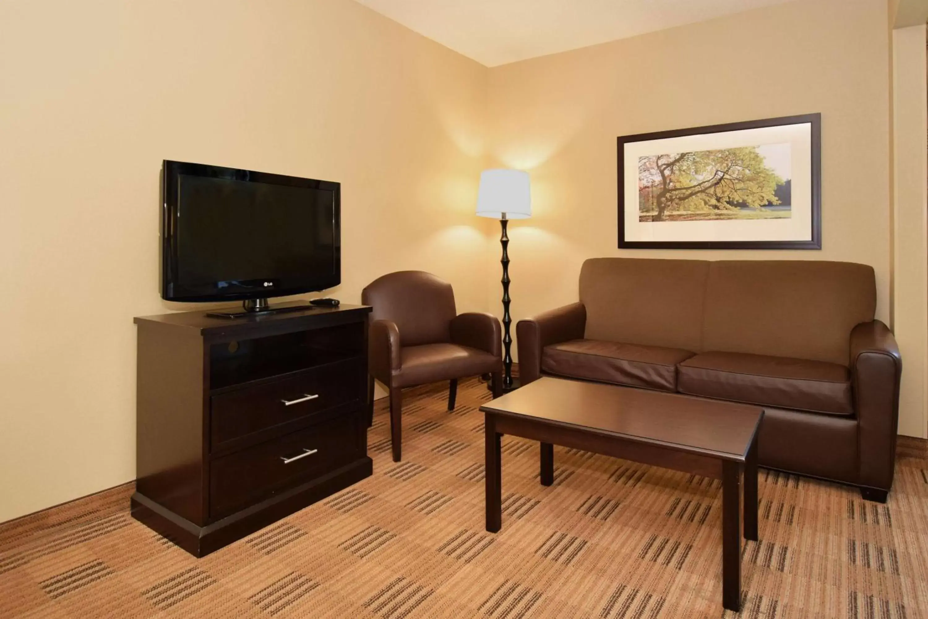 Bedroom, Seating Area in Extended Stay America Suites - Fort Lauderdale - Cypress Creek - NW 6th Way