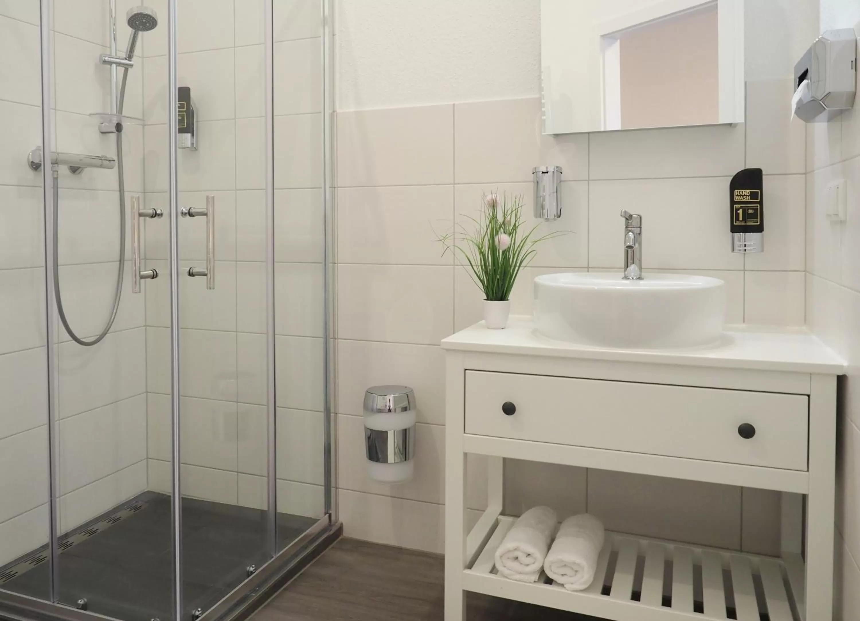 Shower in REGIOHOTEL Quedlinburger Hof - #HistorischerCharme #ZentraleLage #Wellness #FreeParking