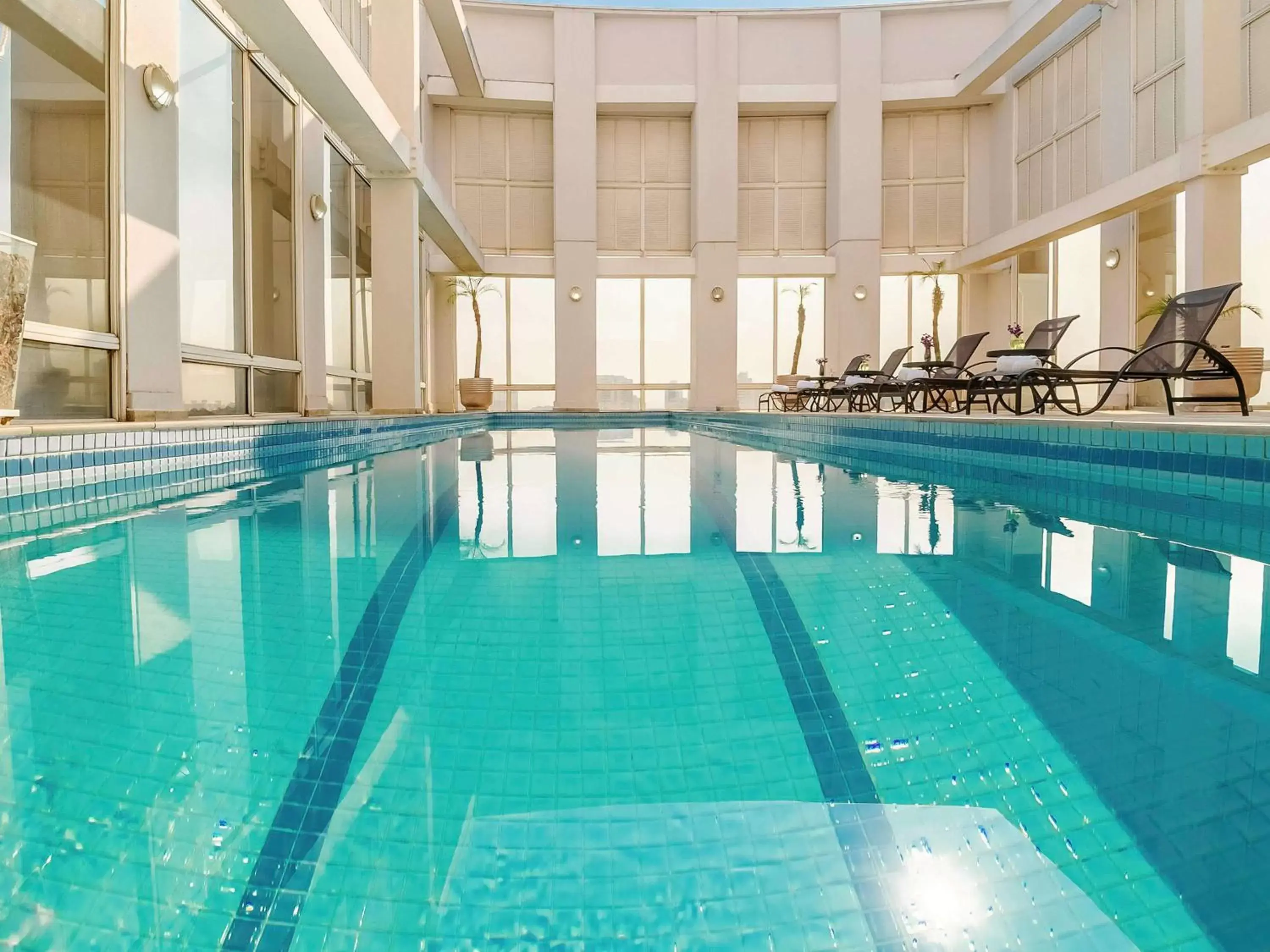 Property building, Swimming Pool in Mercure Guarulhos Aeroporto