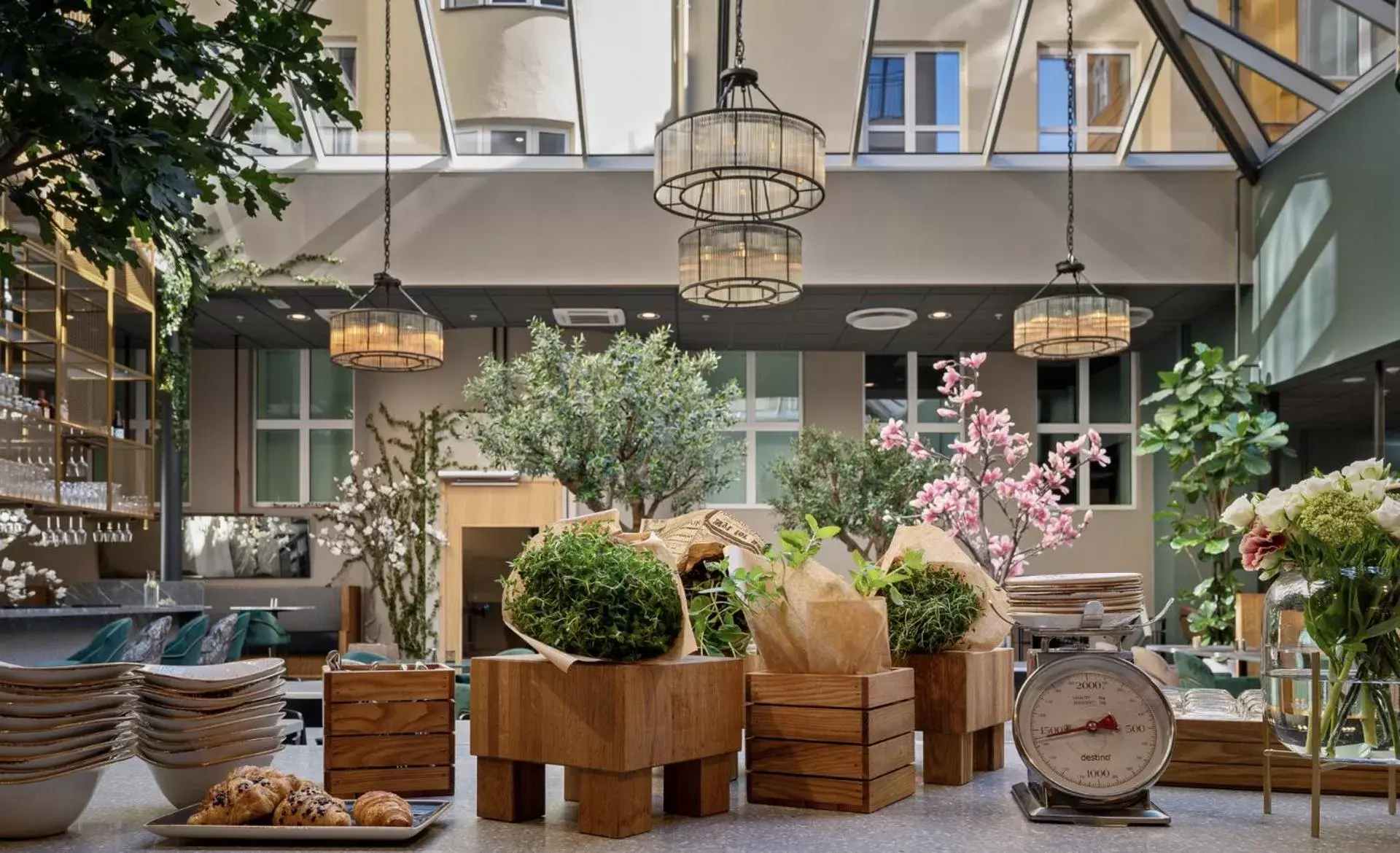 Restaurant/places to eat in Karl Johan Hotel Restaurant/places to eat in Karl Johan Hotel