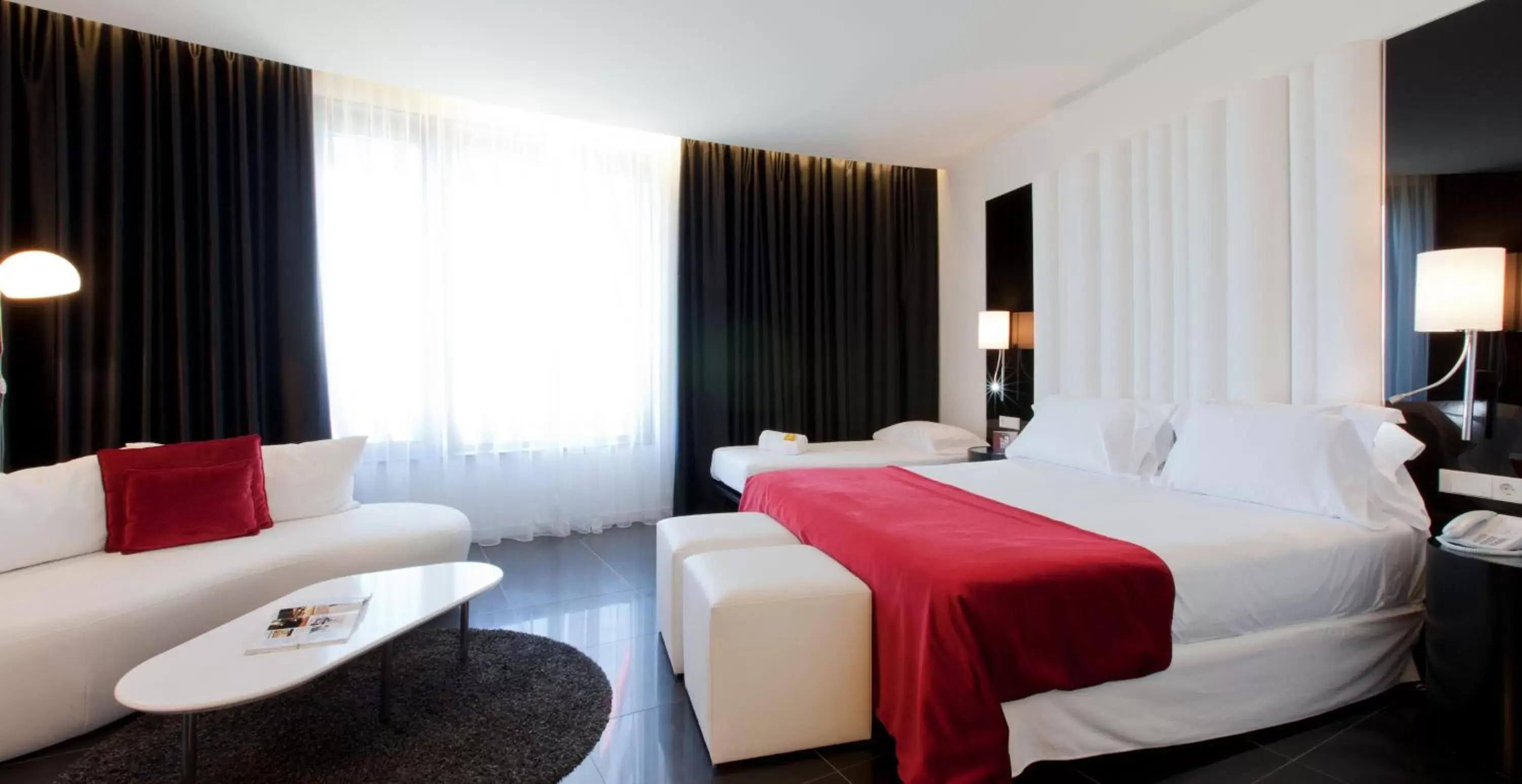 Seating area, Bed in Hotel Porta Fira 4* Sup