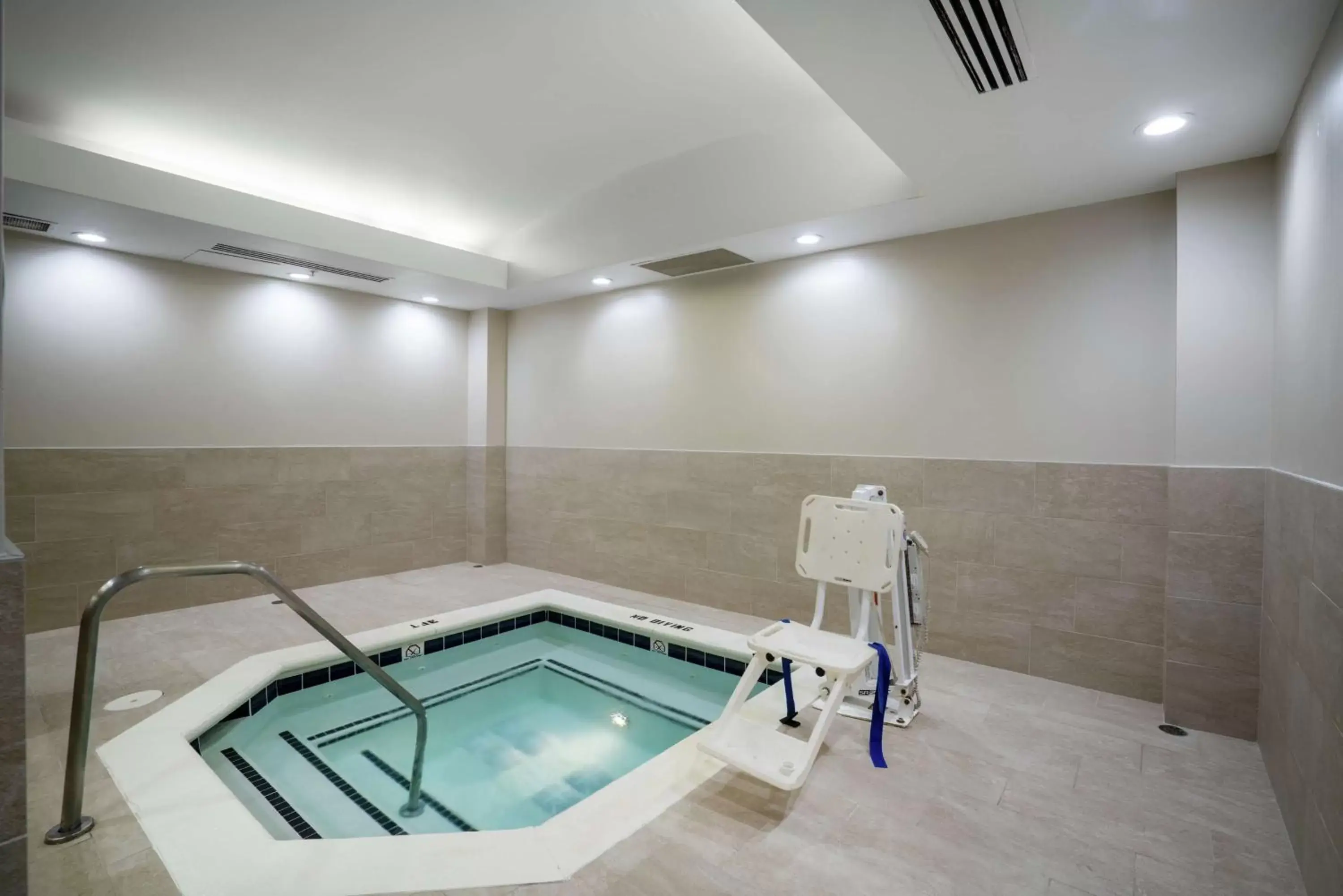 Sports, Swimming Pool in Embassy Suites Nashville - at Vanderbilt