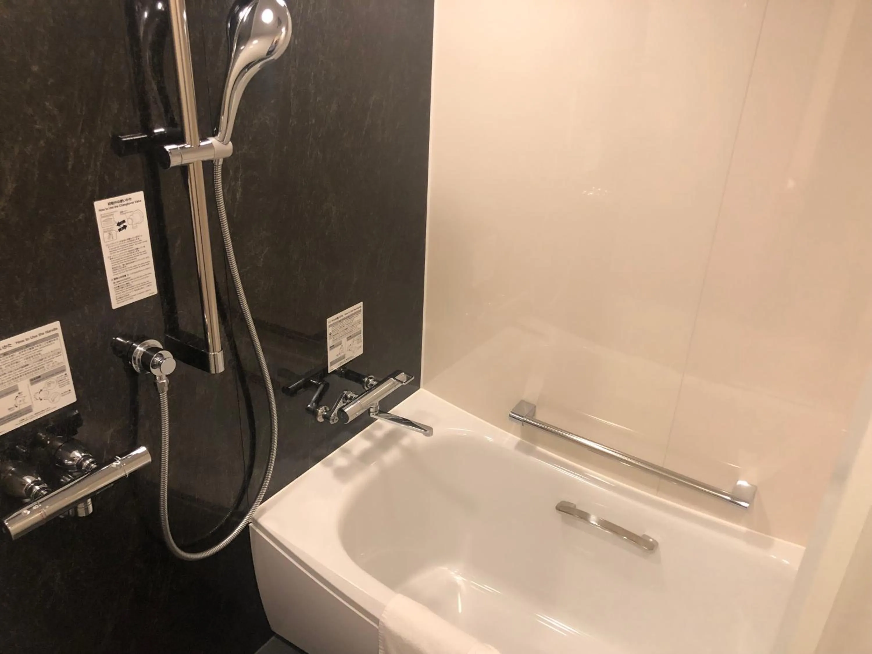 Shower in Kobe Luminous Hotel Sannomiya