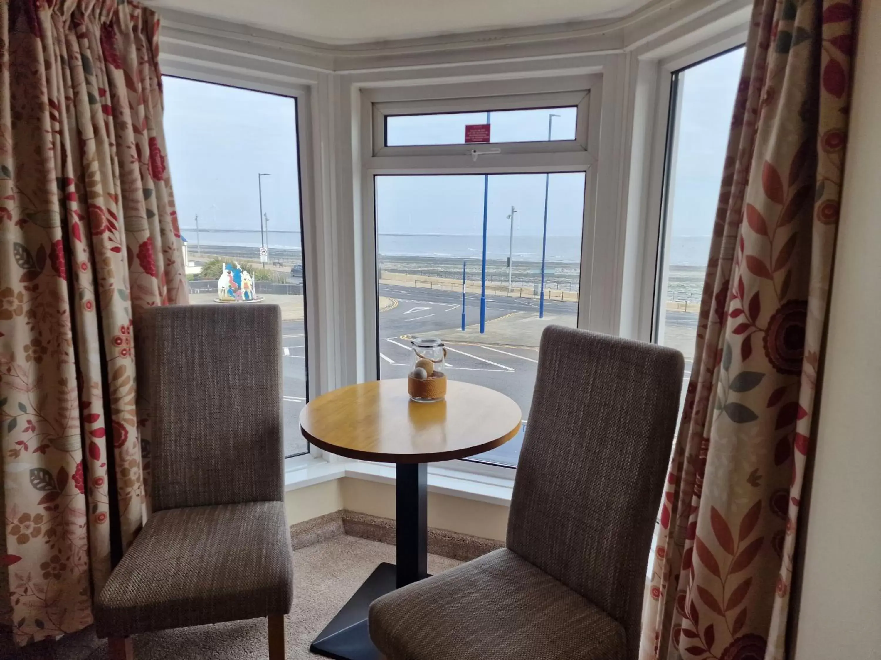 Seating Area in Claxton Hotel