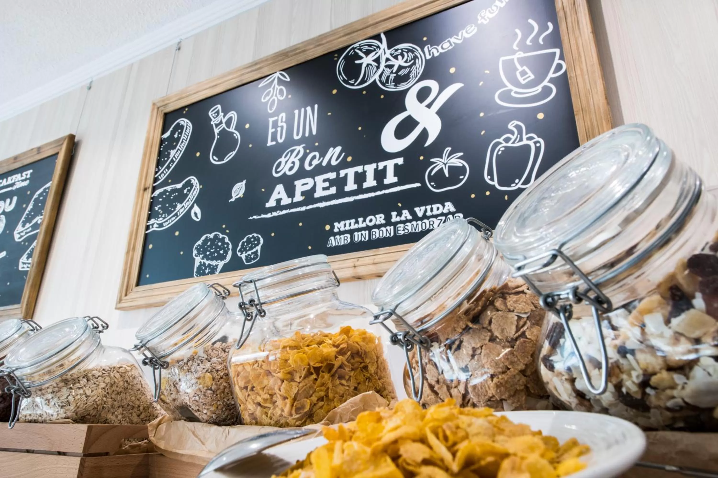 Restaurant/places to eat in Sallés Hotel Pere IV