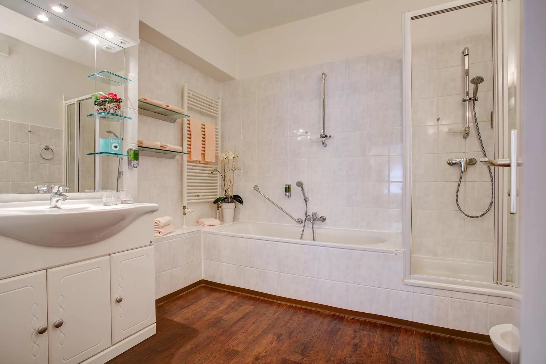 Bathroom in Hotel Consul