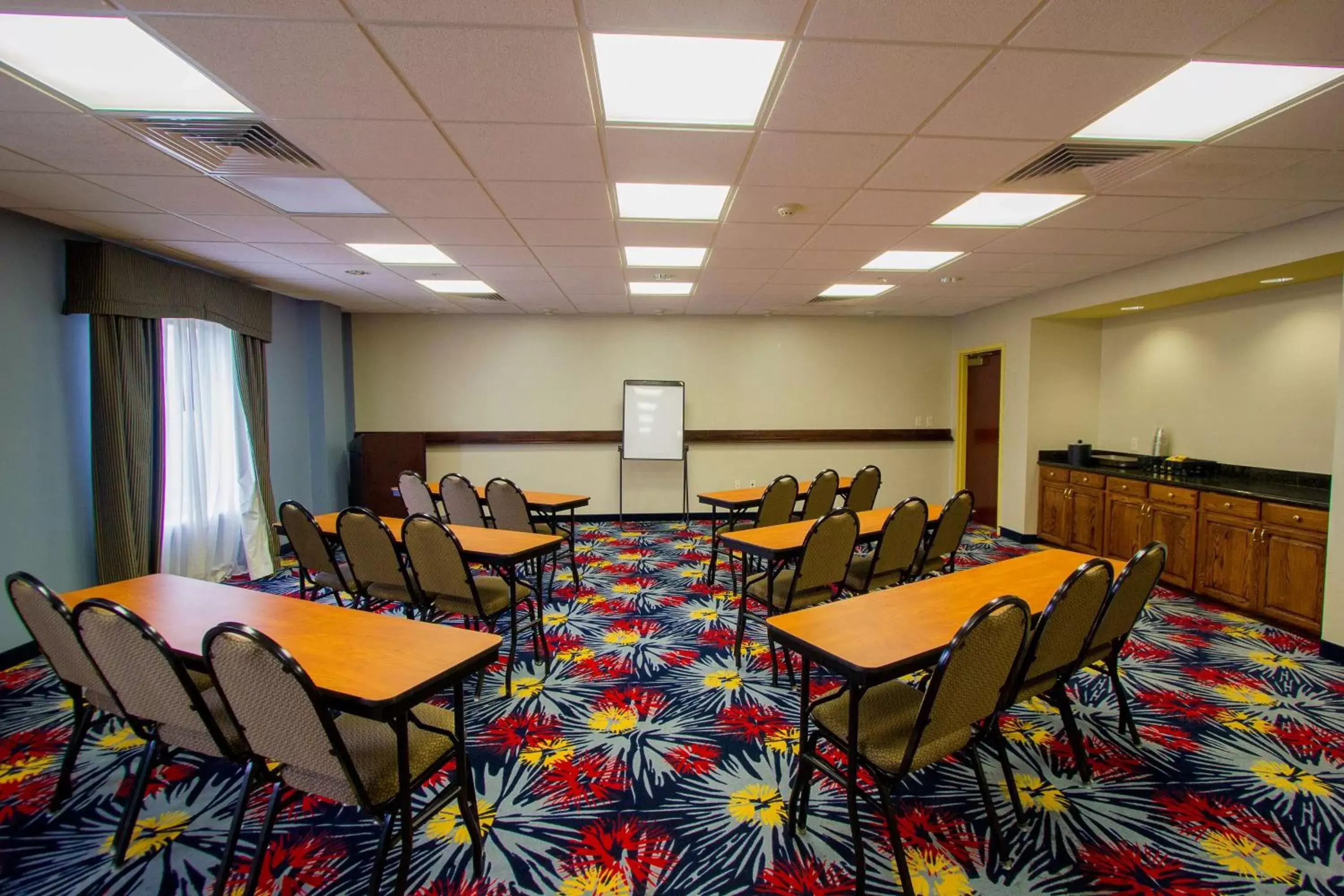 Meeting/conference room in Hampton Inn & Suites Natchez