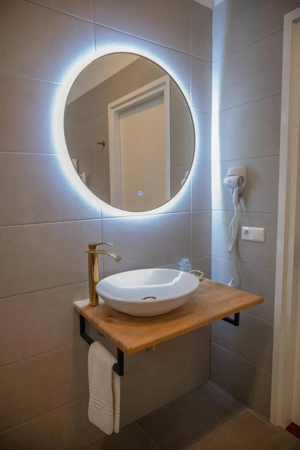 Bathroom in The Velvet Lodge