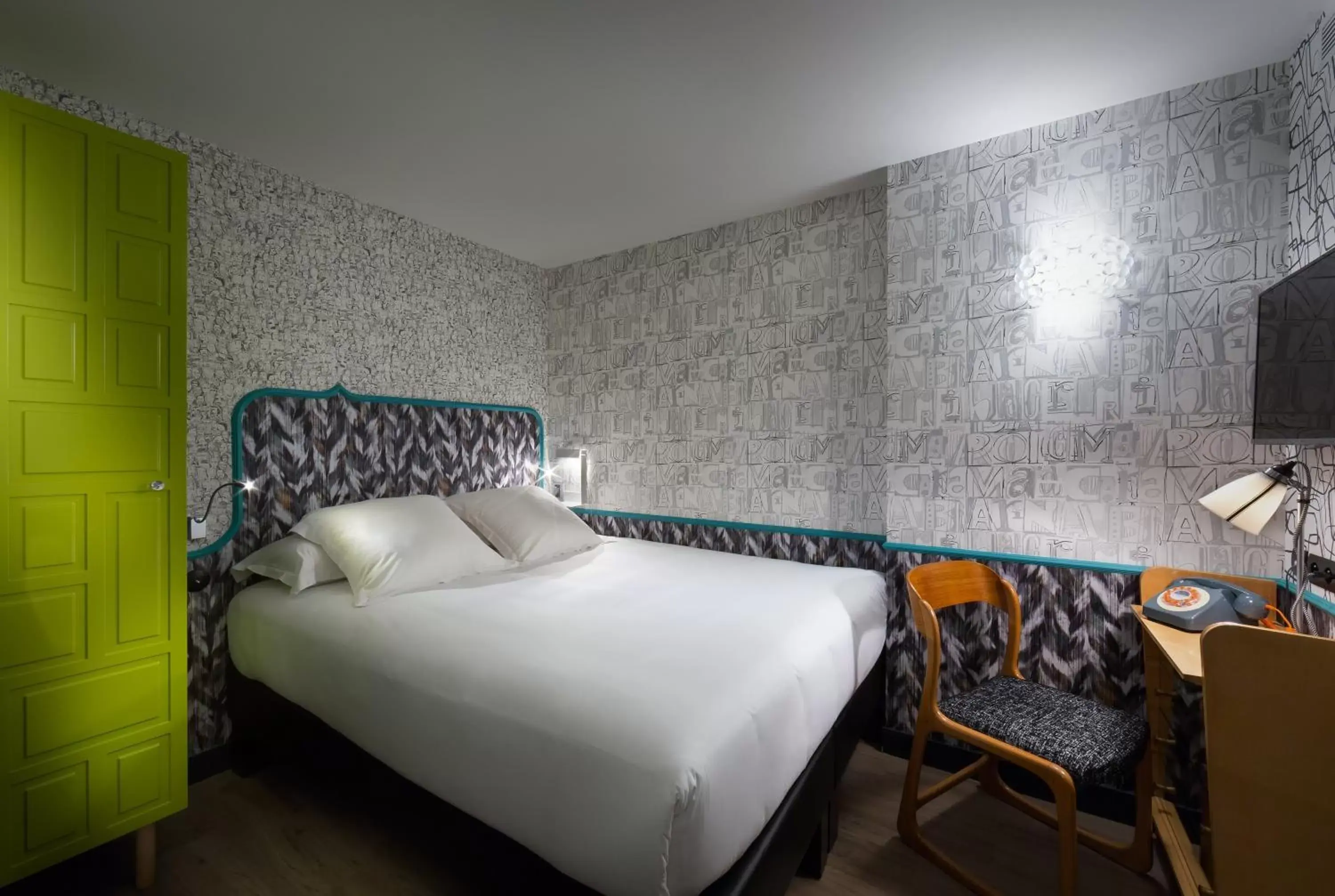 Bedroom, Bed in Hotel Crayon Rouge By Elegancia
