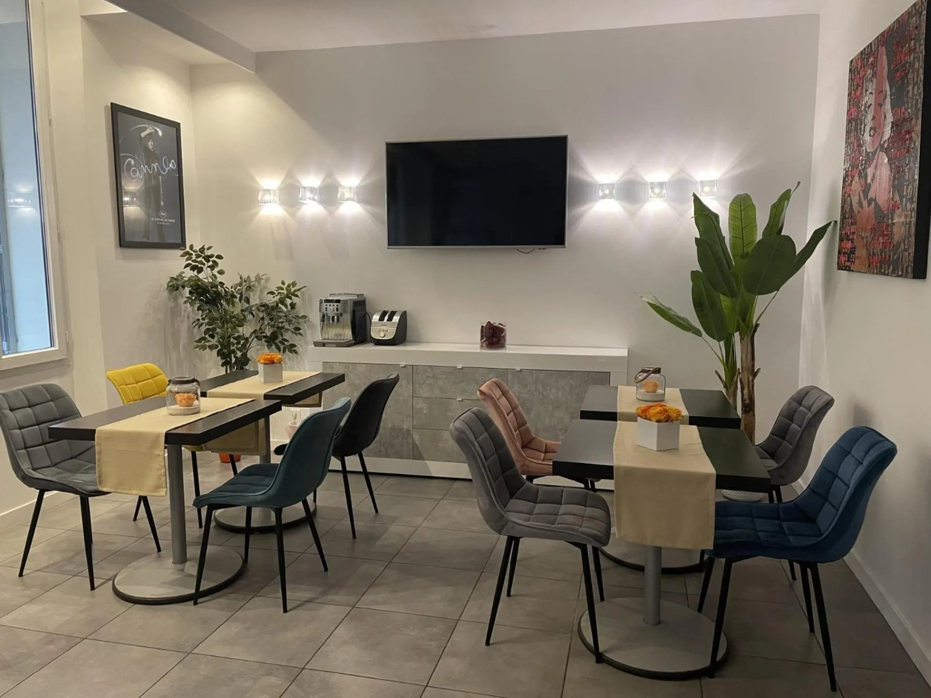 TV and multimedia in Hôtel Anna Livia