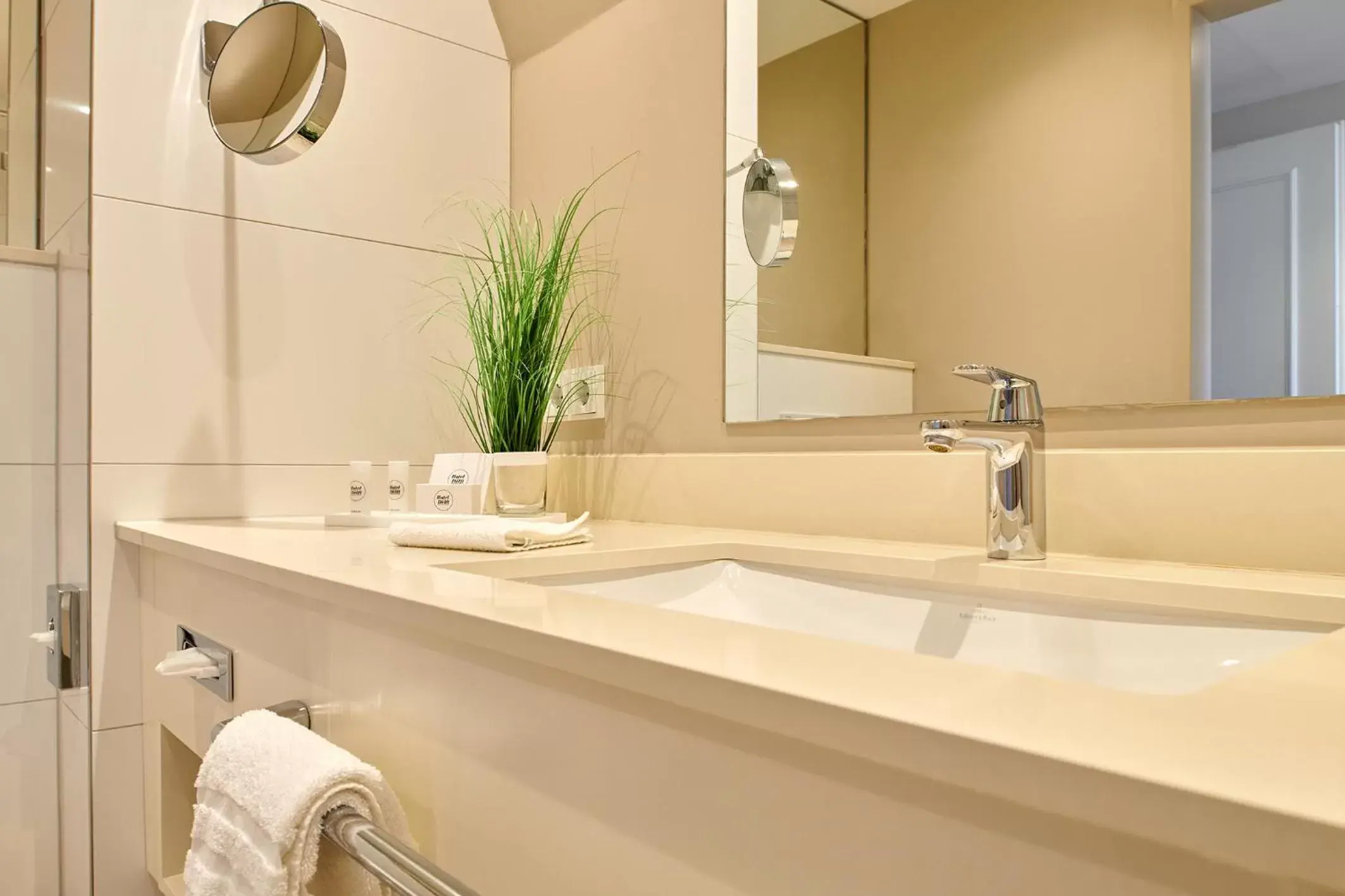 Double Room with Lake View - single occupancy in Hotel am Delft Double Room with Lake View - single occupancy in Hotel am Delft