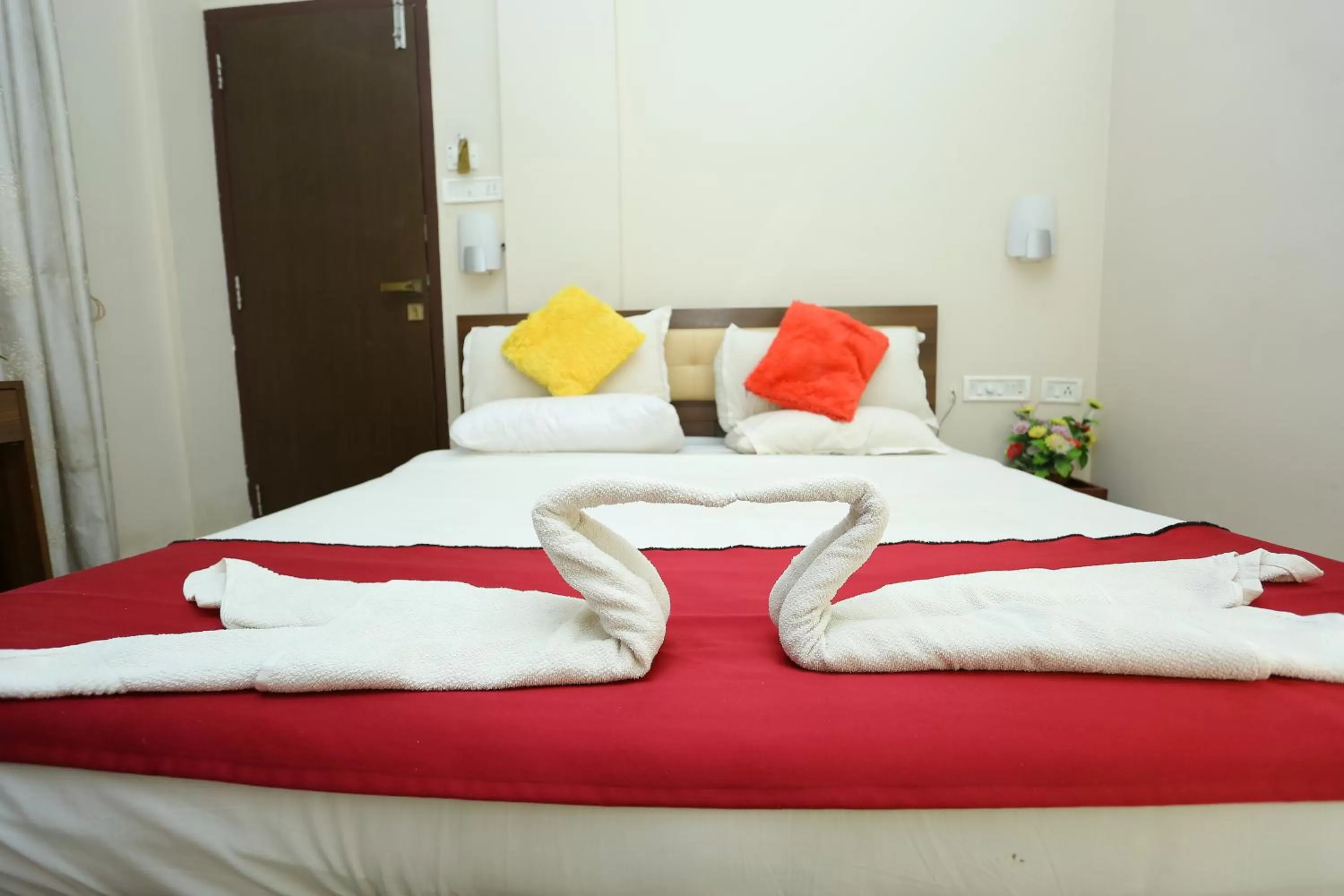 Photo of the whole room, Bed in Hotel Innate Inn