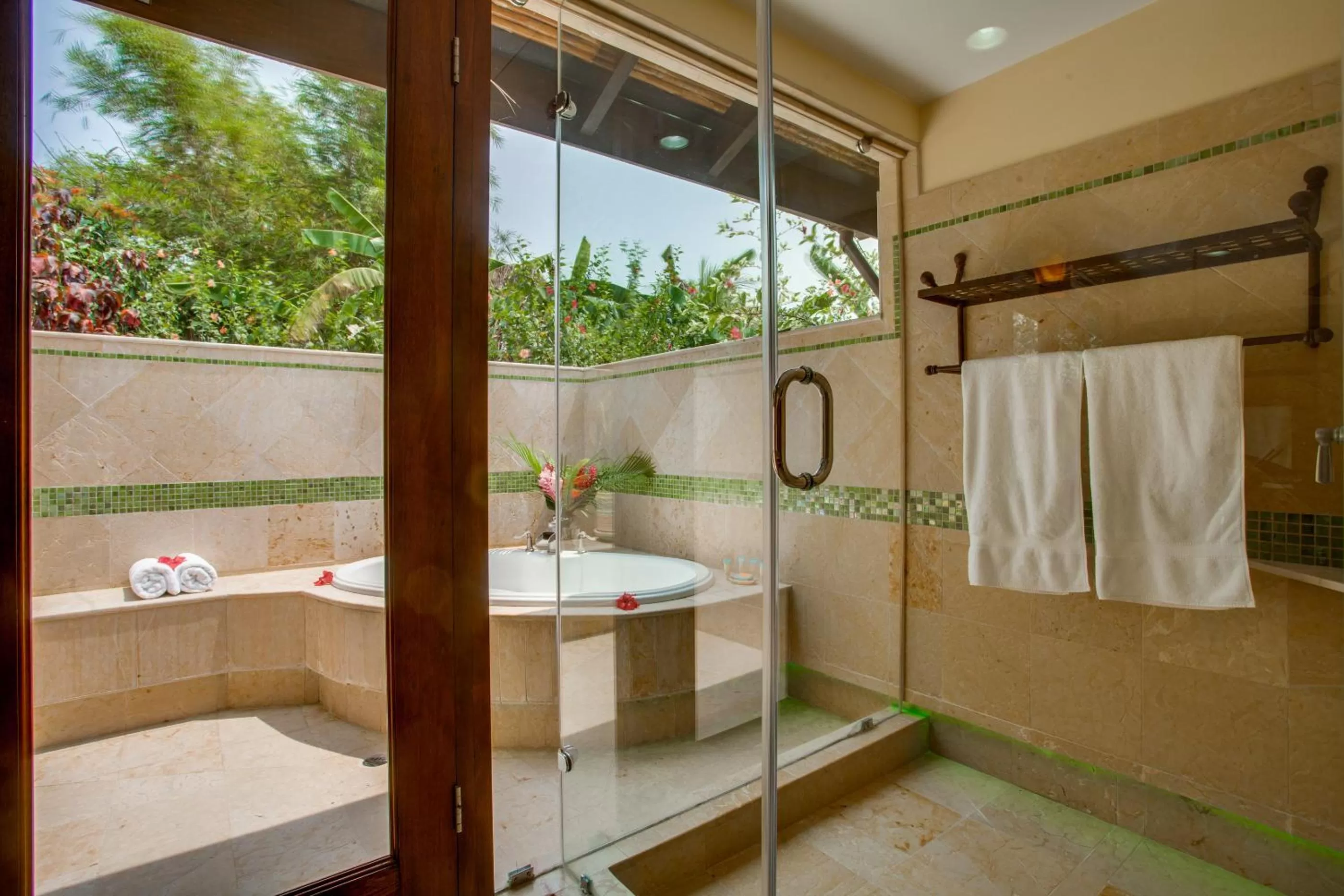 Shower in Sleeping Giant Rainforest Lodge