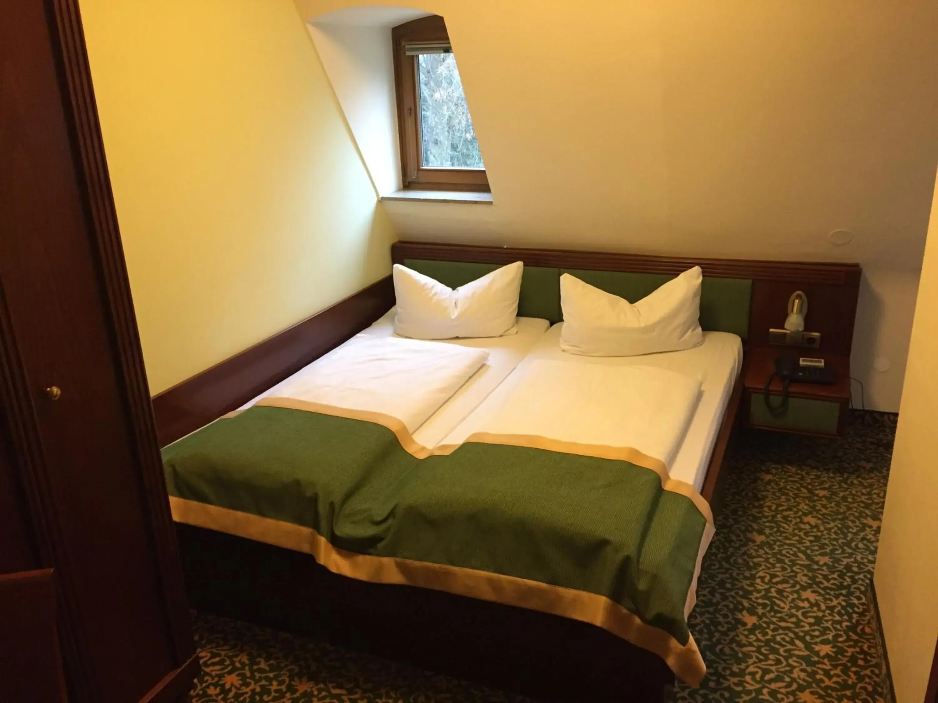 Bed in Parkhotel Zirndorf