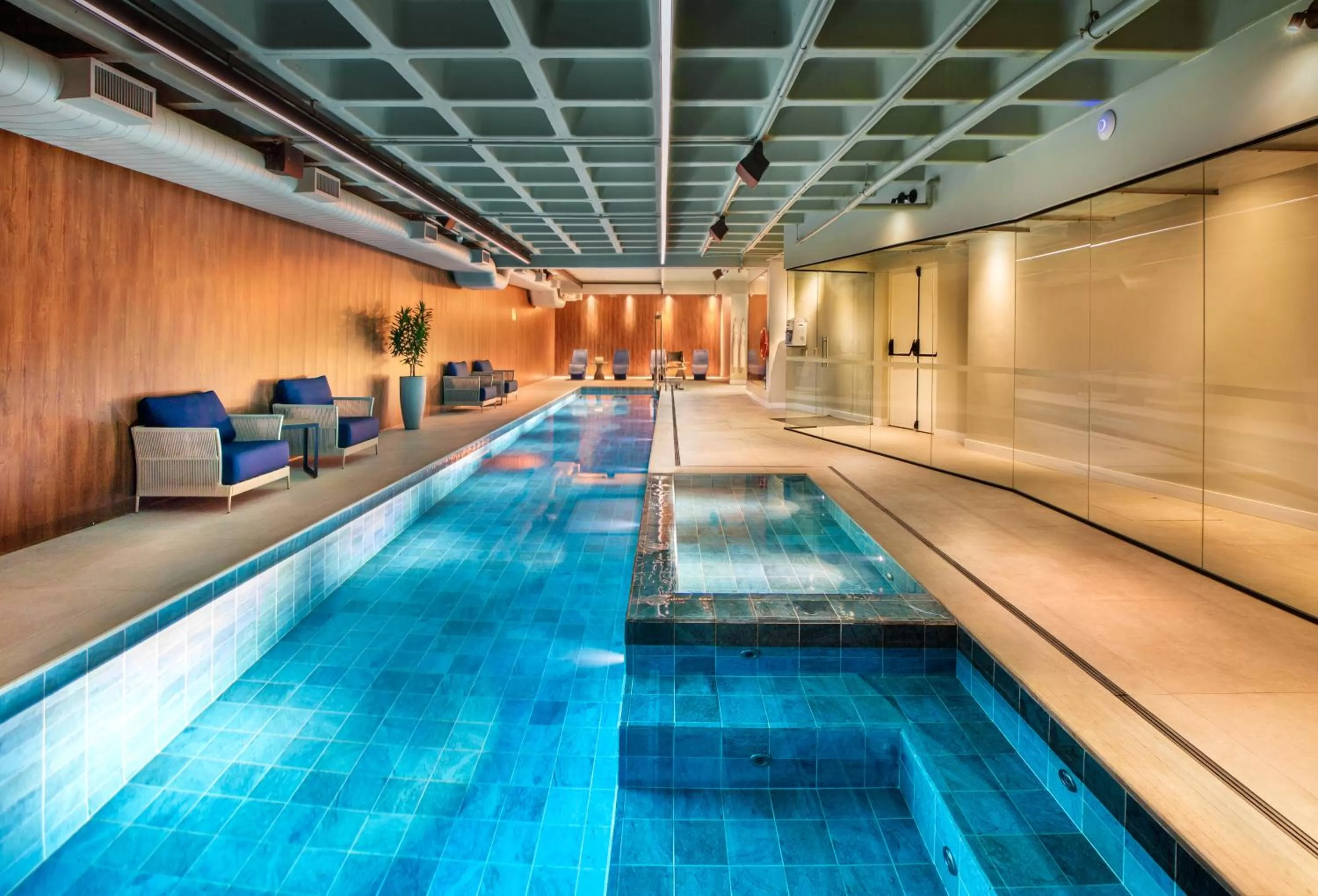 Swimming pool in Meliá Paulista