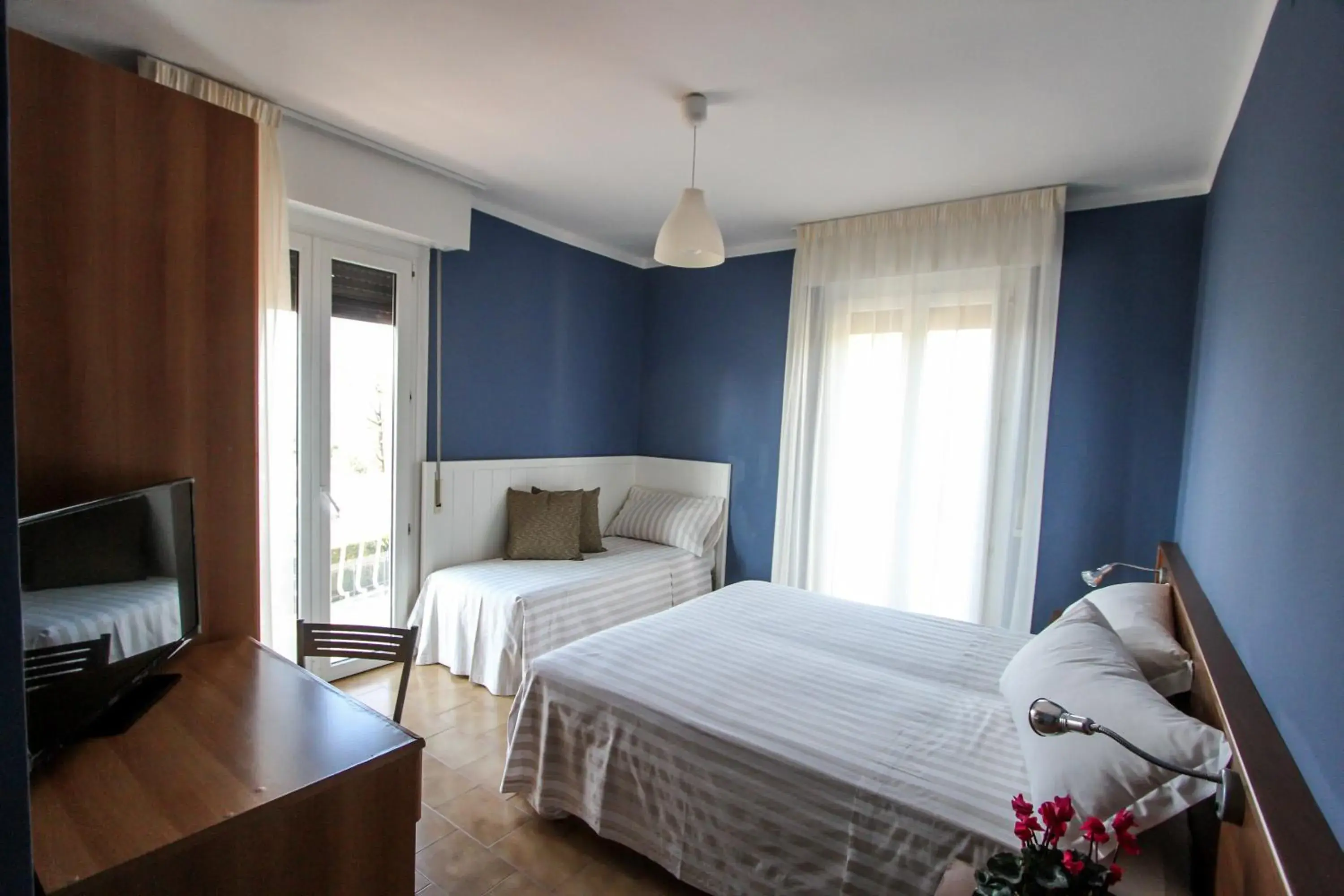 Triple Room in Hotel Bardolino