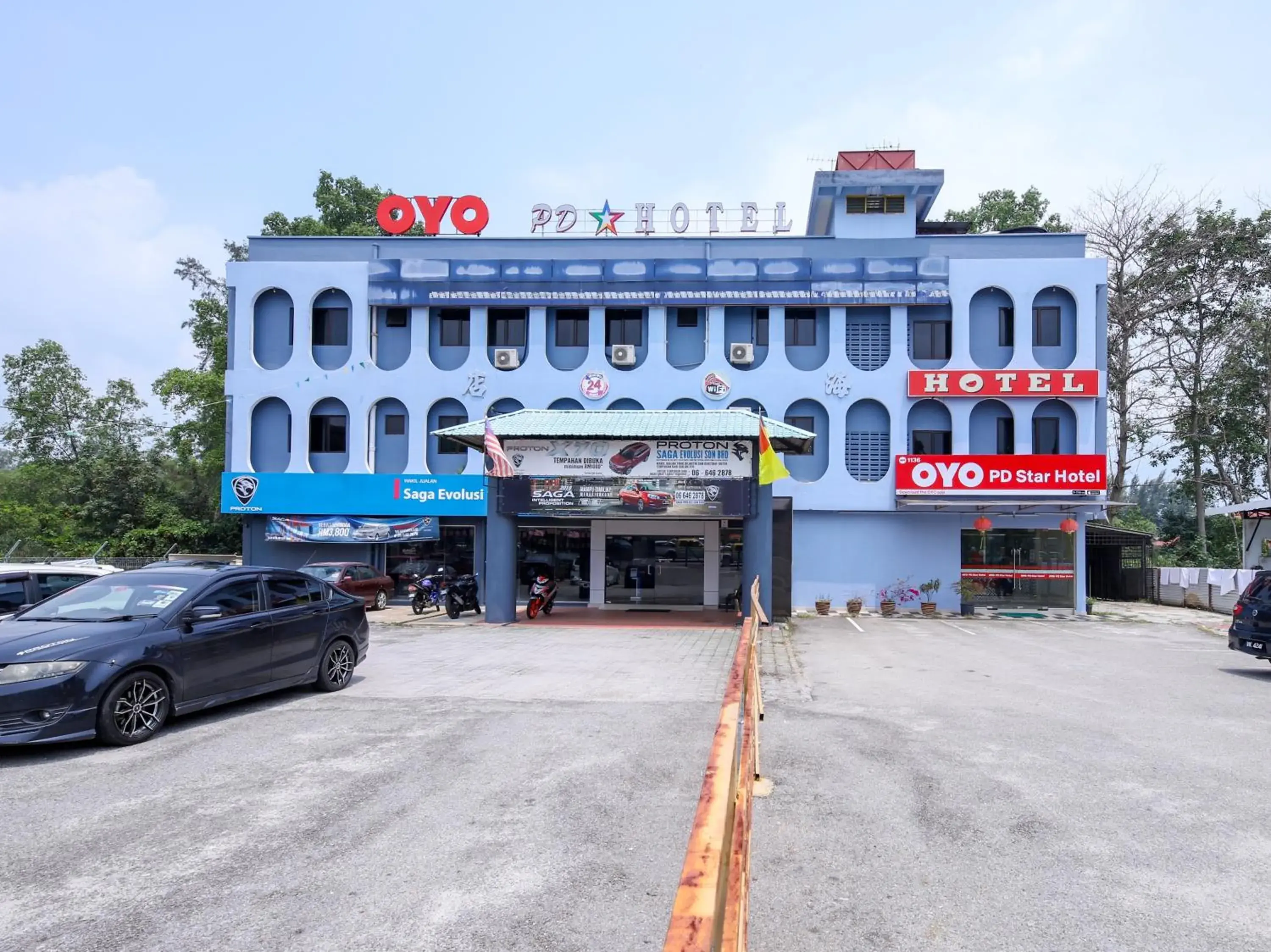 Facade/entrance, Property Building in OYO 1136 Pd Star Hotel