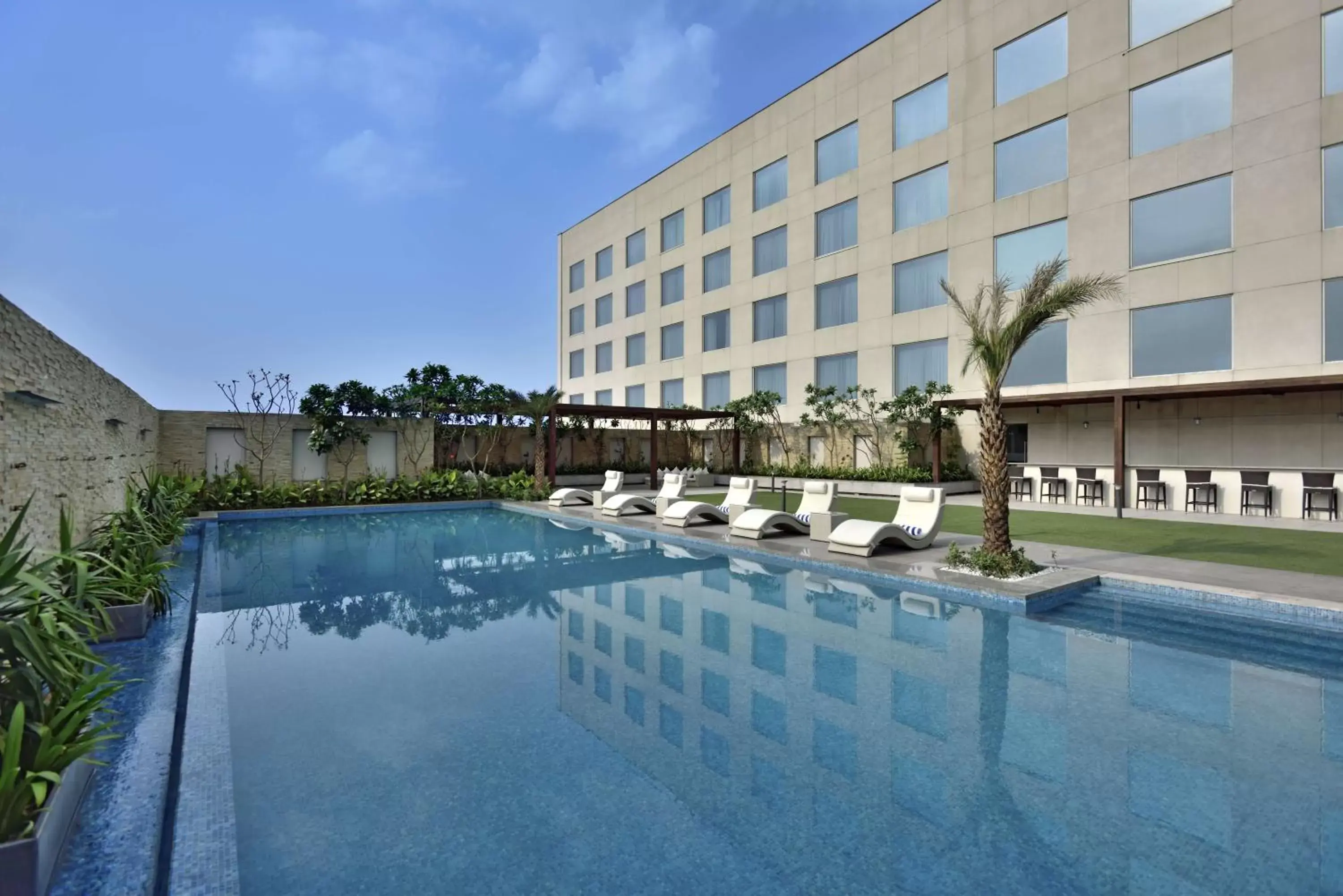 Facade/entrance, Swimming Pool in Radisson Blu Faridabad