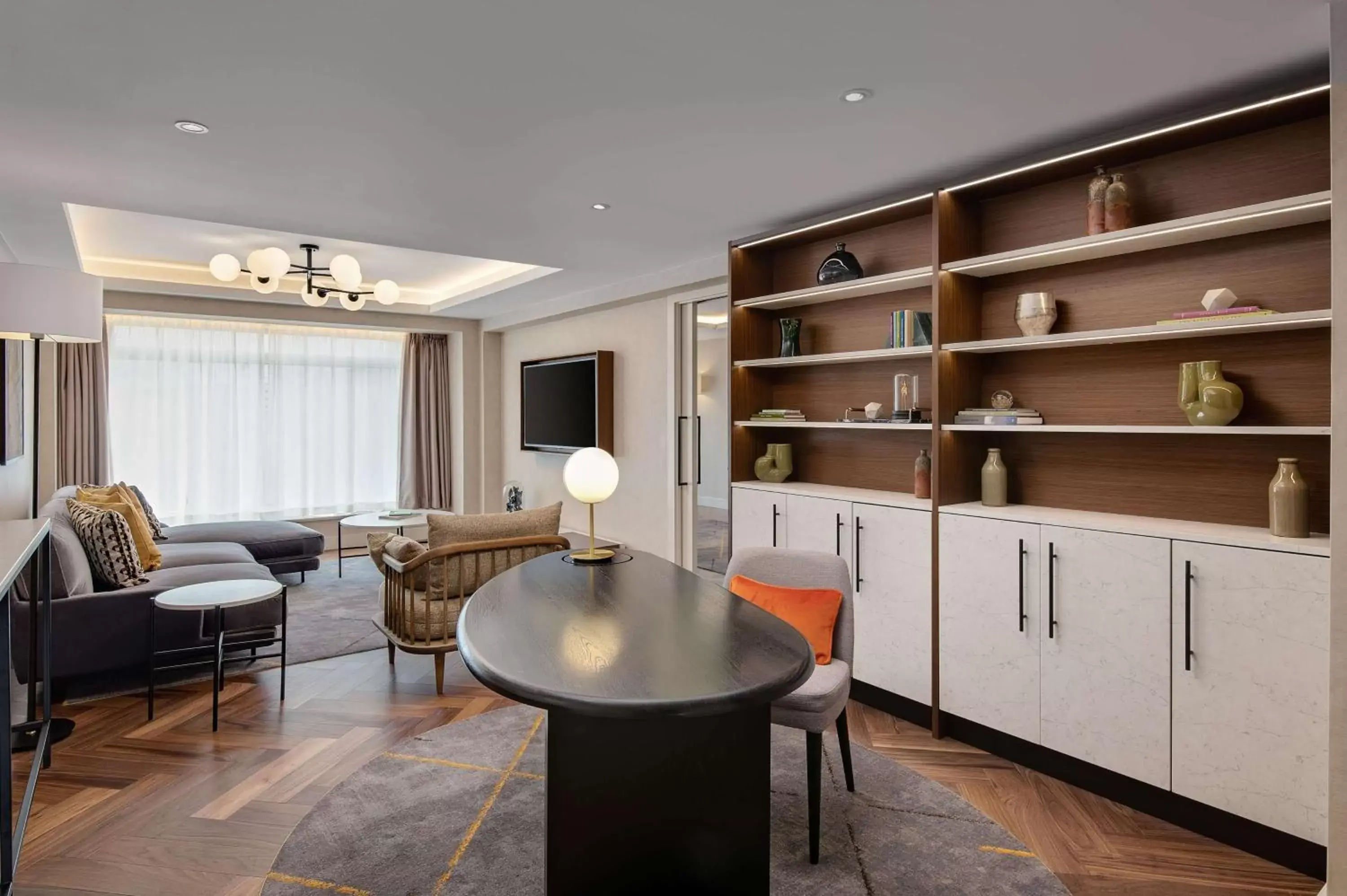 Living room, Seating Area in Hilton London Metropole