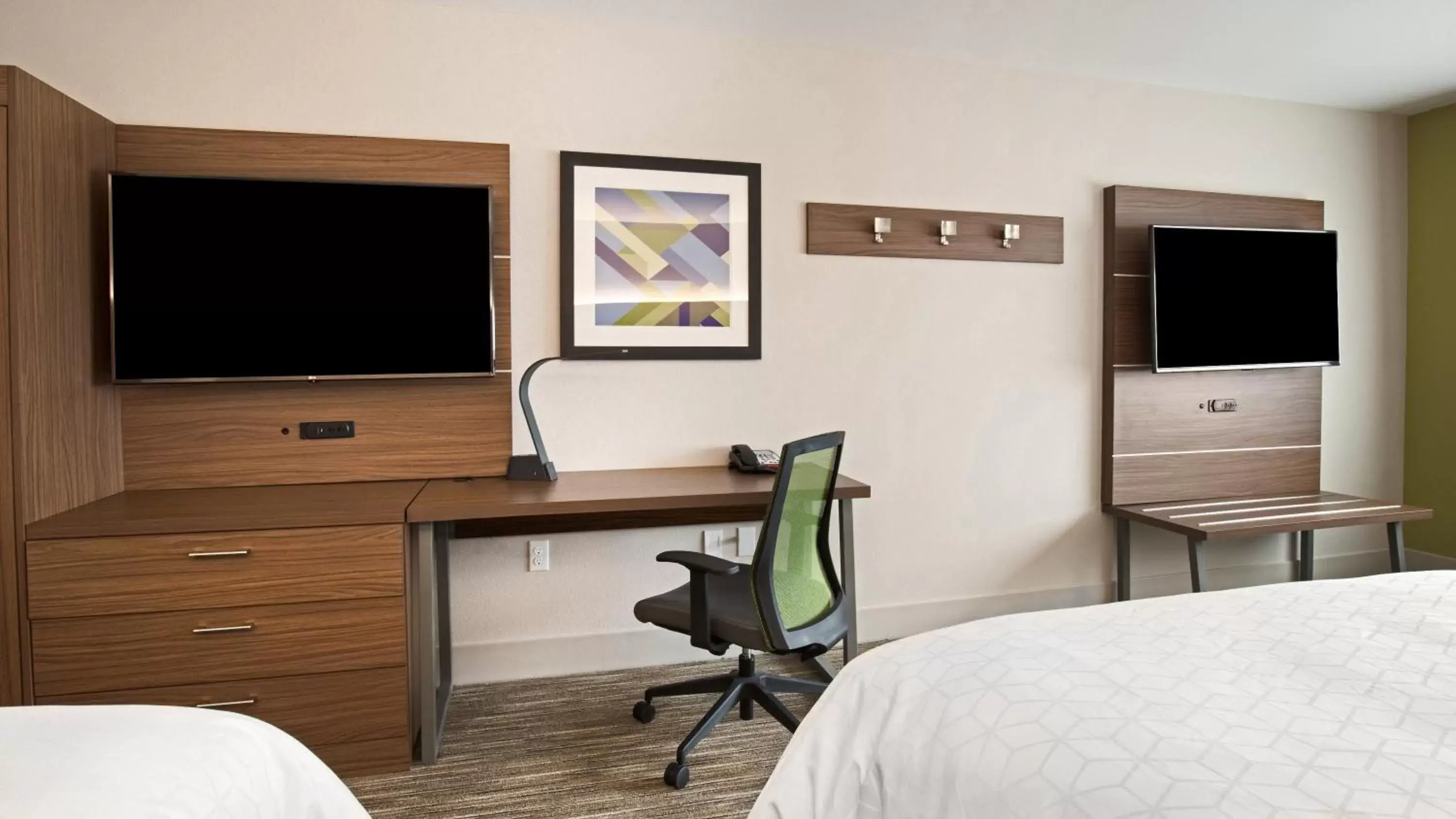 Photo of the whole room, TV/Entertainment Center in Holiday Inn Express & Suites Racine, an IHG Hotel