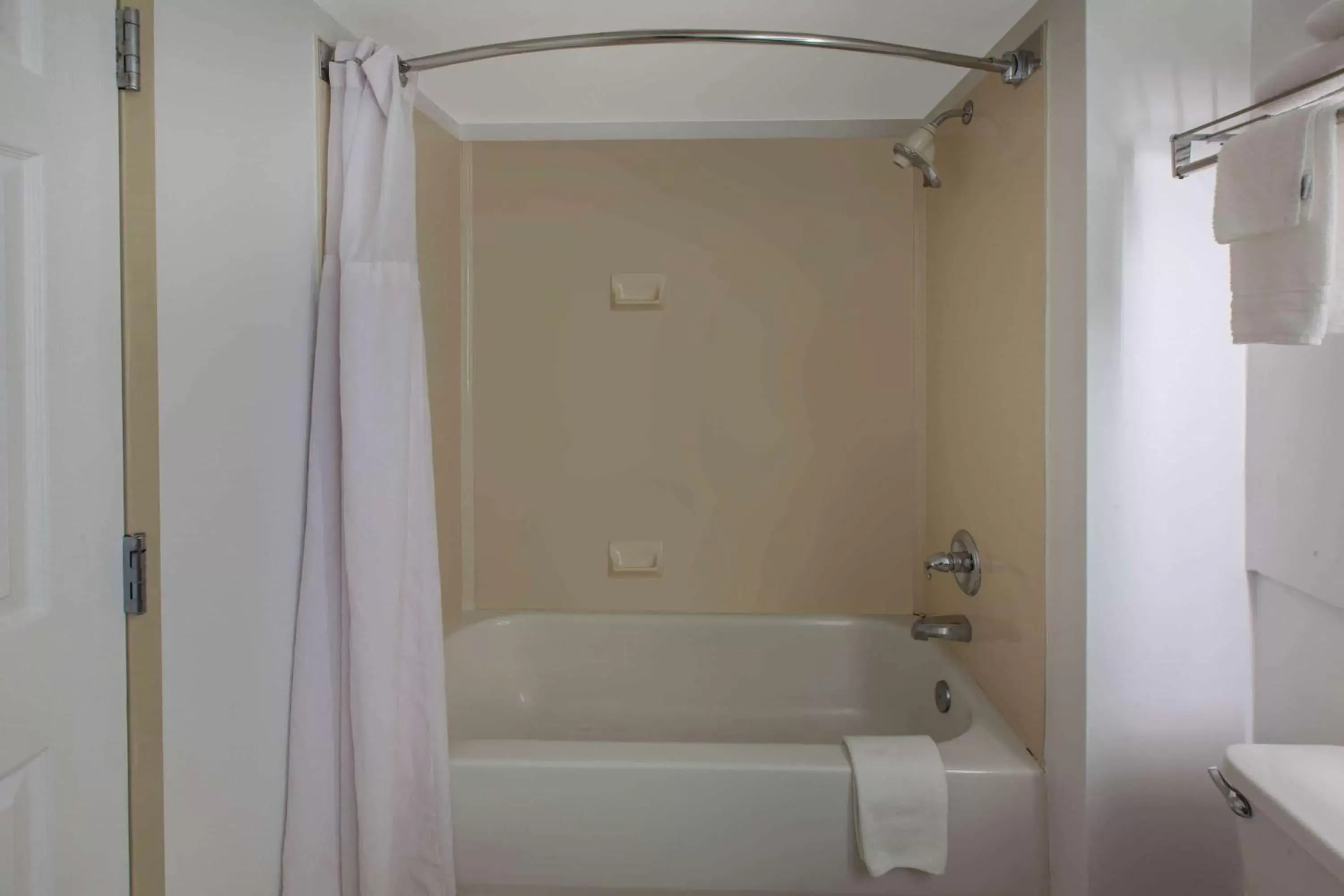 Bathroom in Wingate by Wyndham Oklahoma City Airport