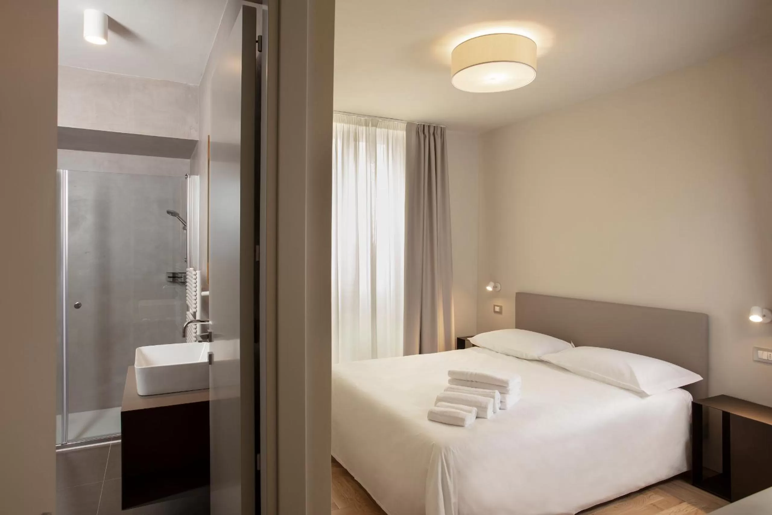 Bed, Bathroom in Palazzo dei Tolomei