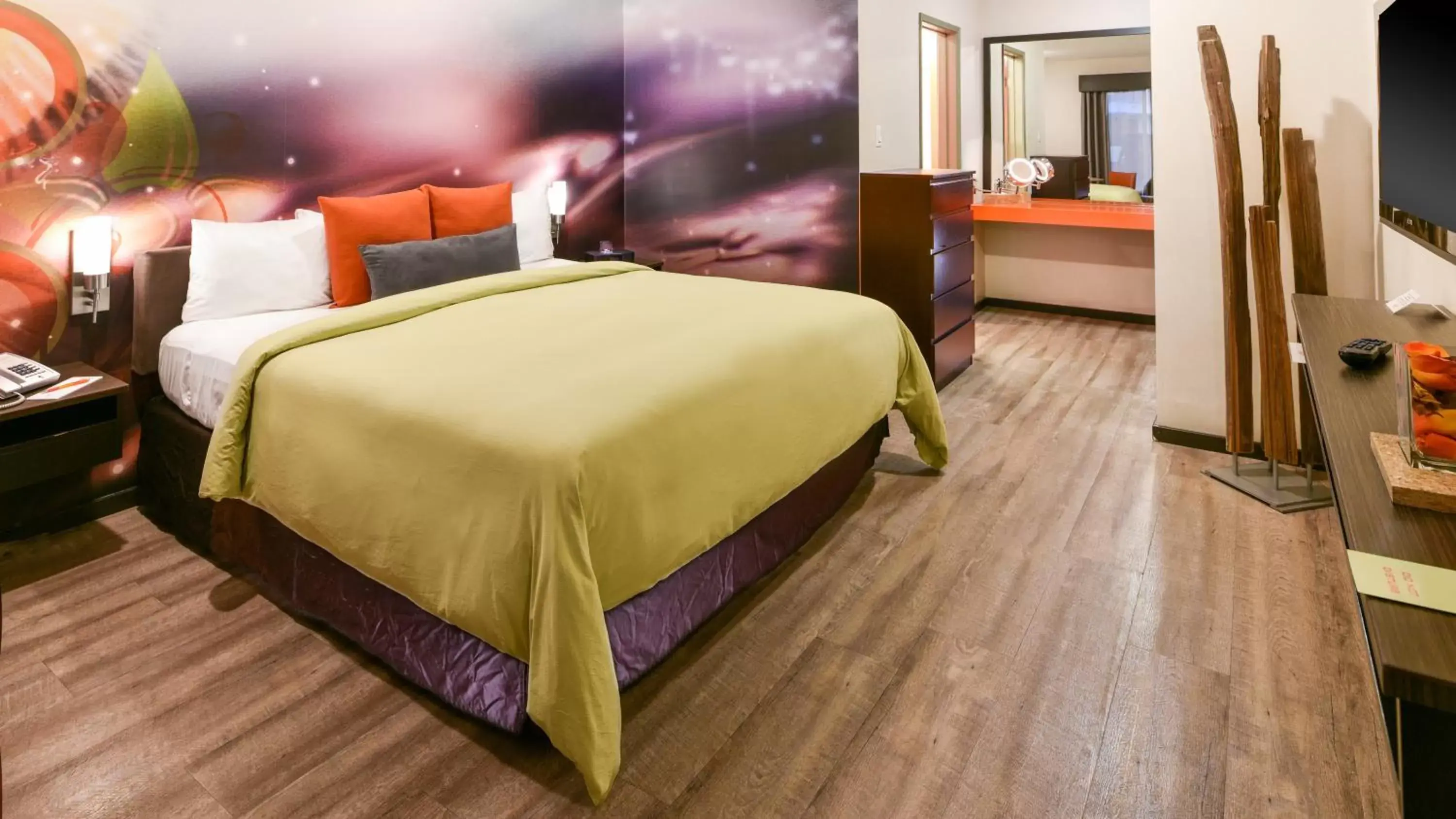 Bed in The Tangerine - a Burbank Hotel Bed in The Tangerine - a Burbank Hotel