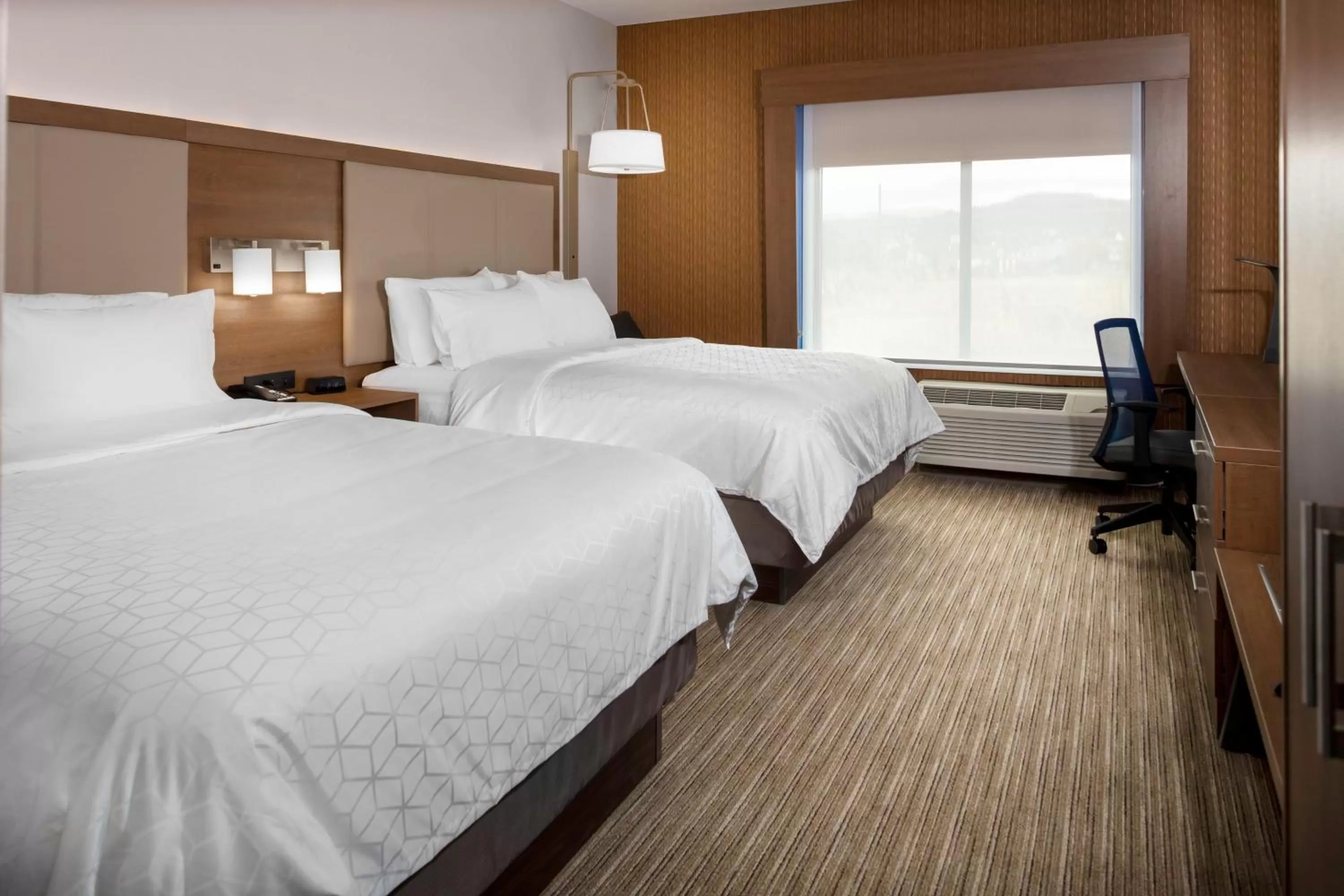 Photo of the whole room, Bed in Holiday Inn Express & Suites - The Dalles by IHG