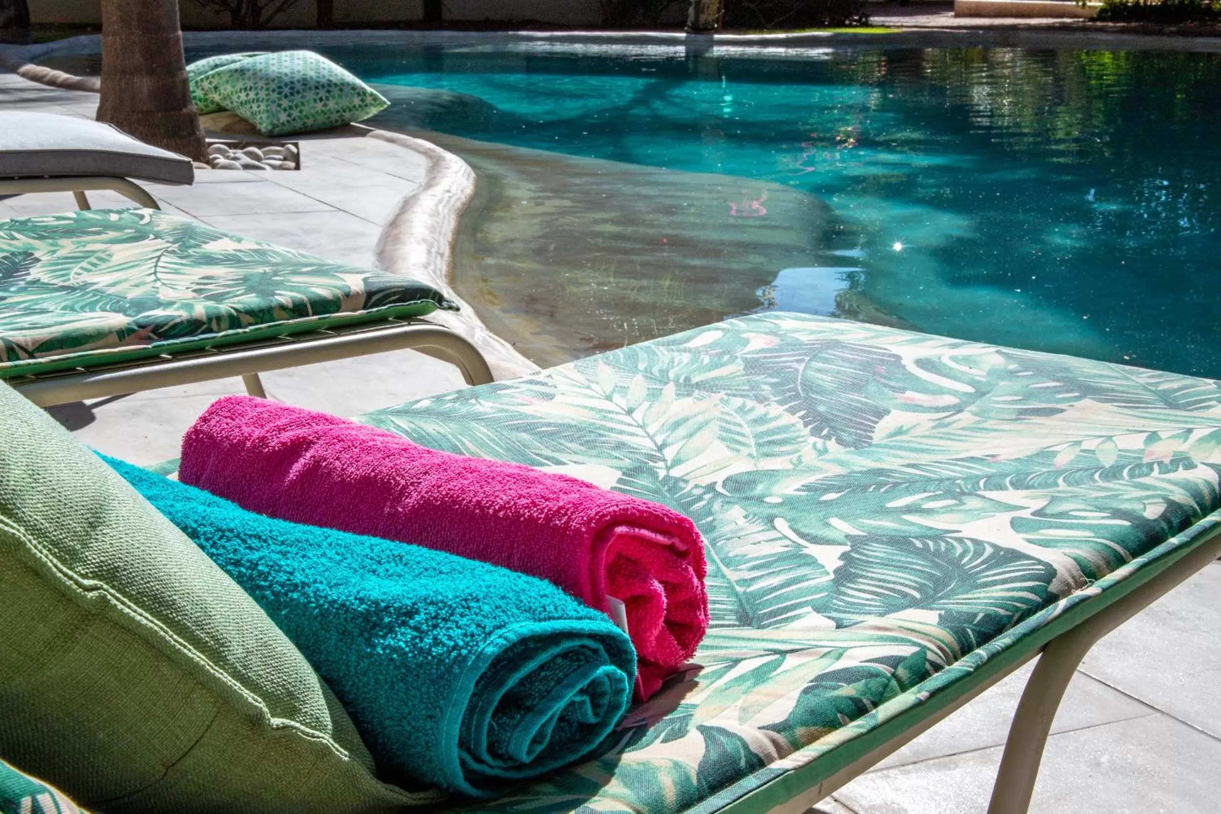 Swimming pool in Out of Africa Town Lodge