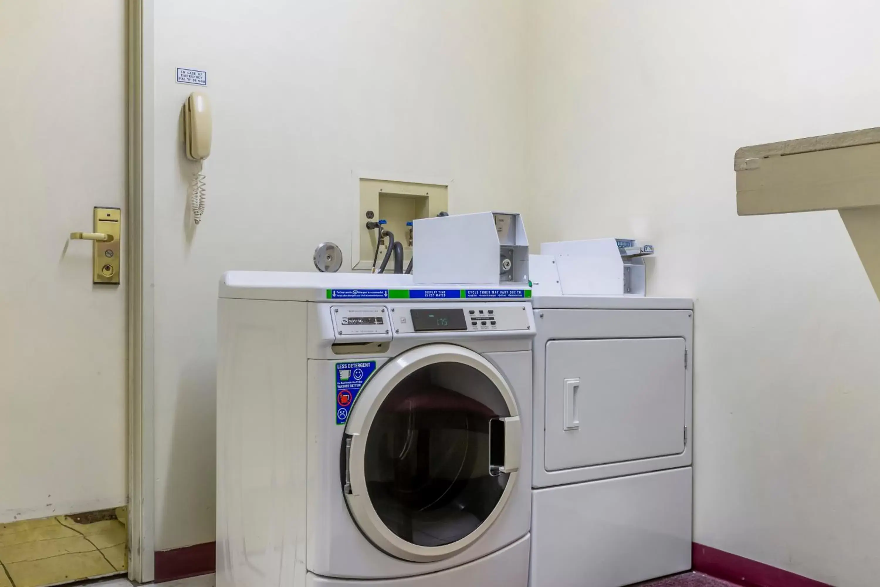 laundry, Kitchen/Kitchenette in Quality Inn & Suites Keokuk North
